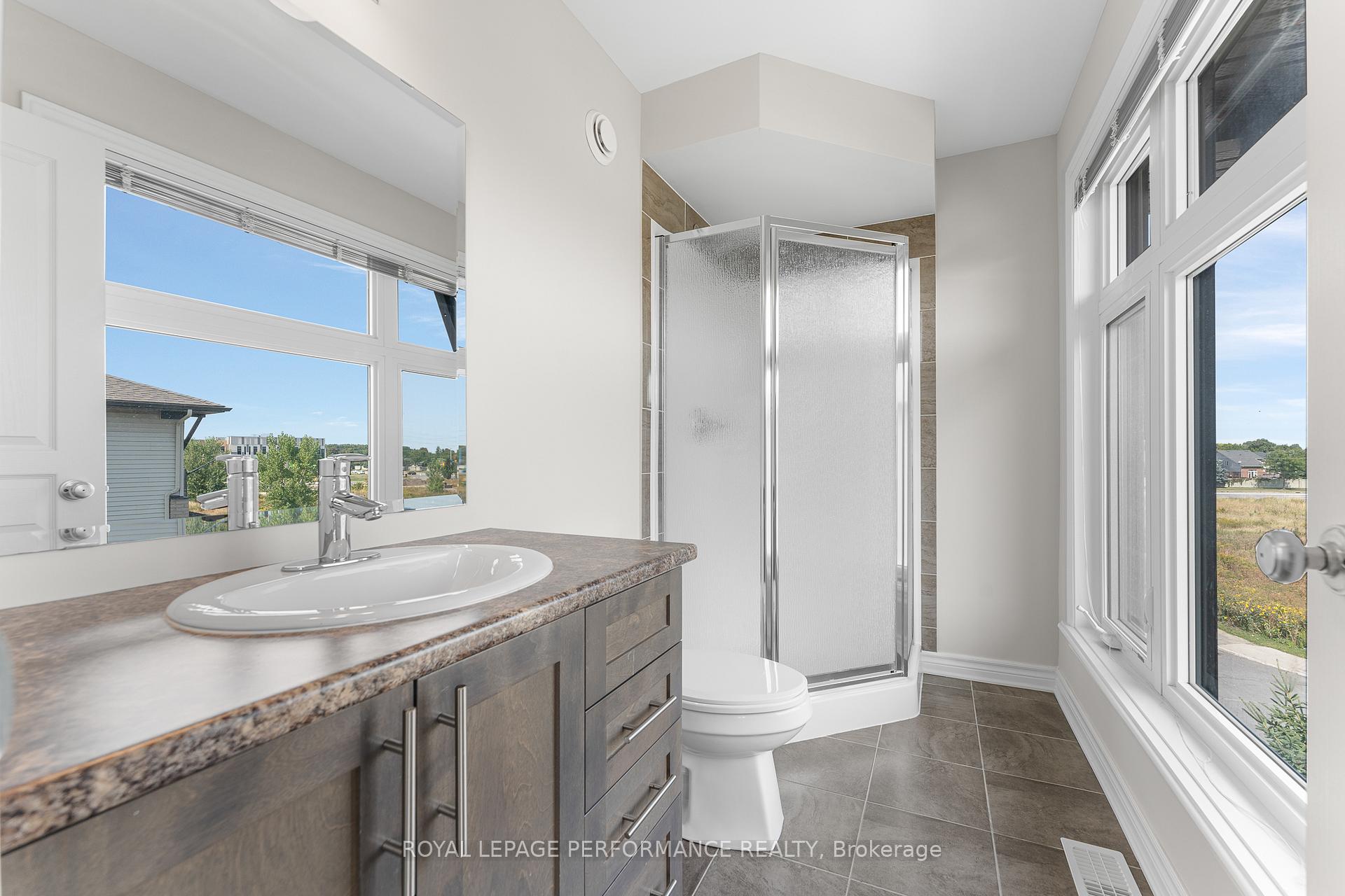 Photo 33 of 96 Stockholm Private, Ottawa, Riverside South/Gloucester Glen — HOMEH