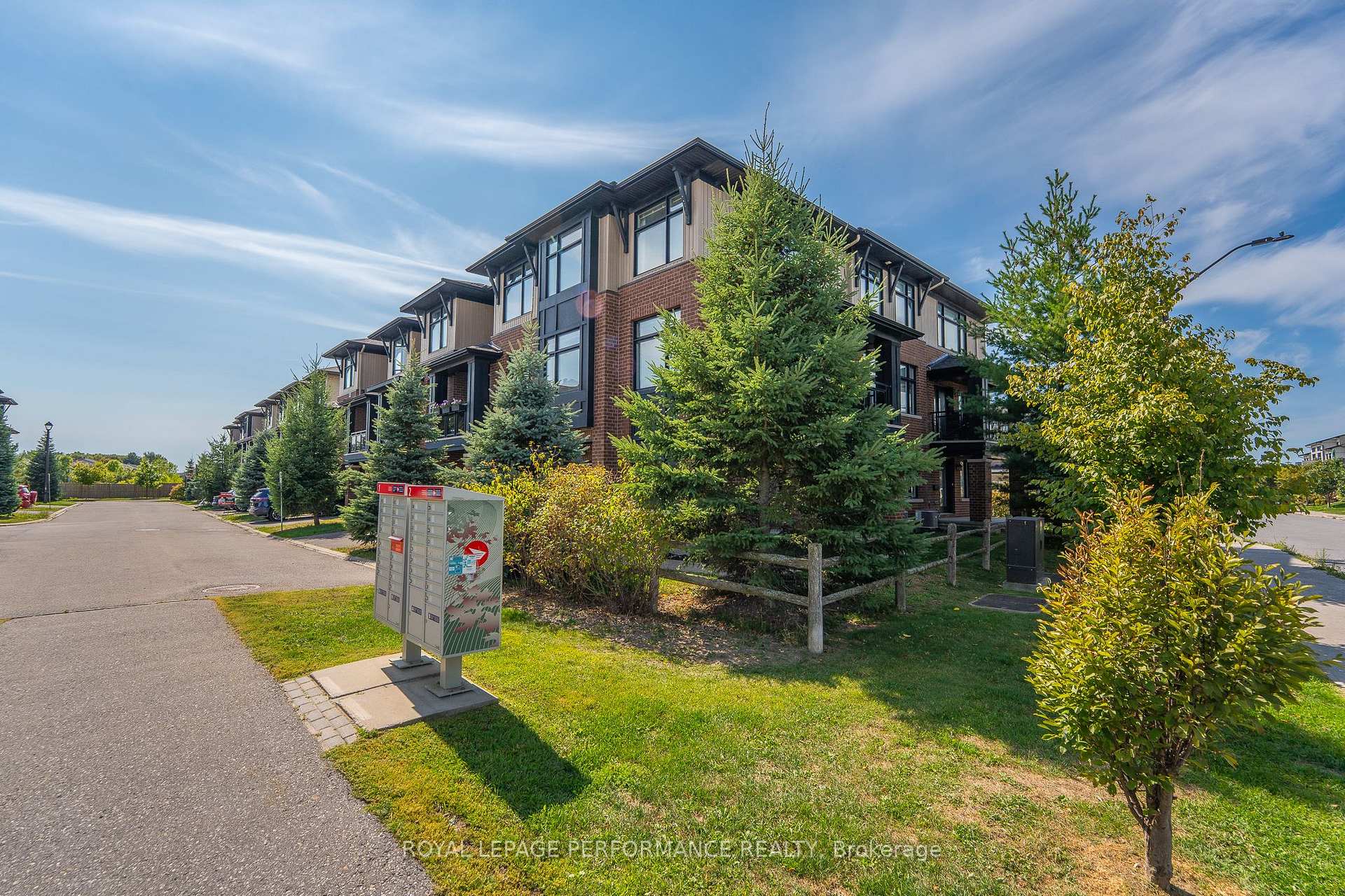 Photo 38 of 96 Stockholm Private, Ottawa, Riverside South/Gloucester Glen — HOMEH