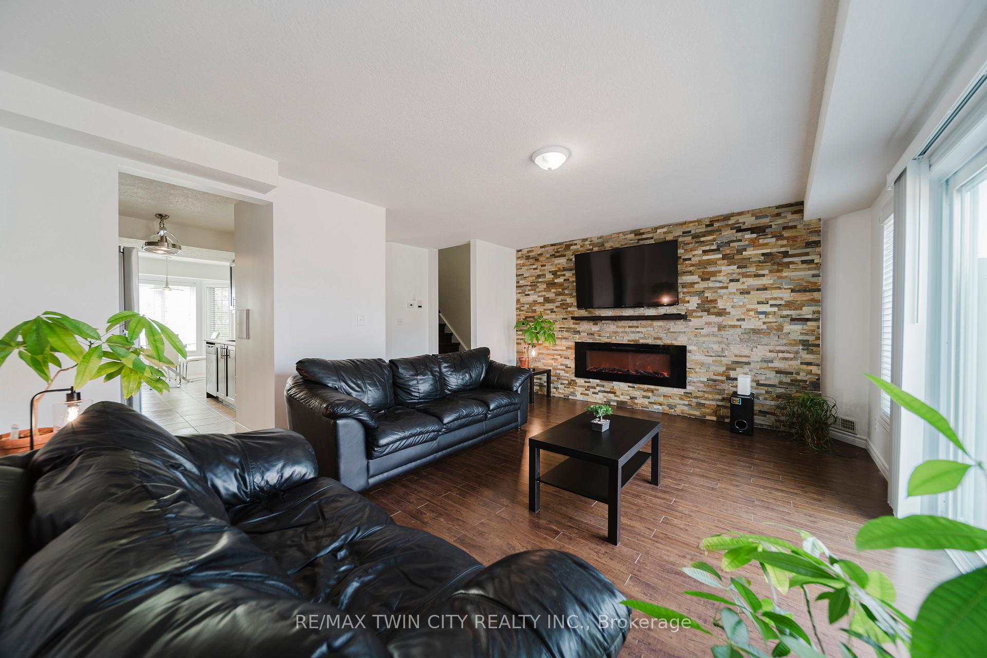 Photo 2 of Unit 22B, 975 Strasburg Road, Kitchener — HOMEH