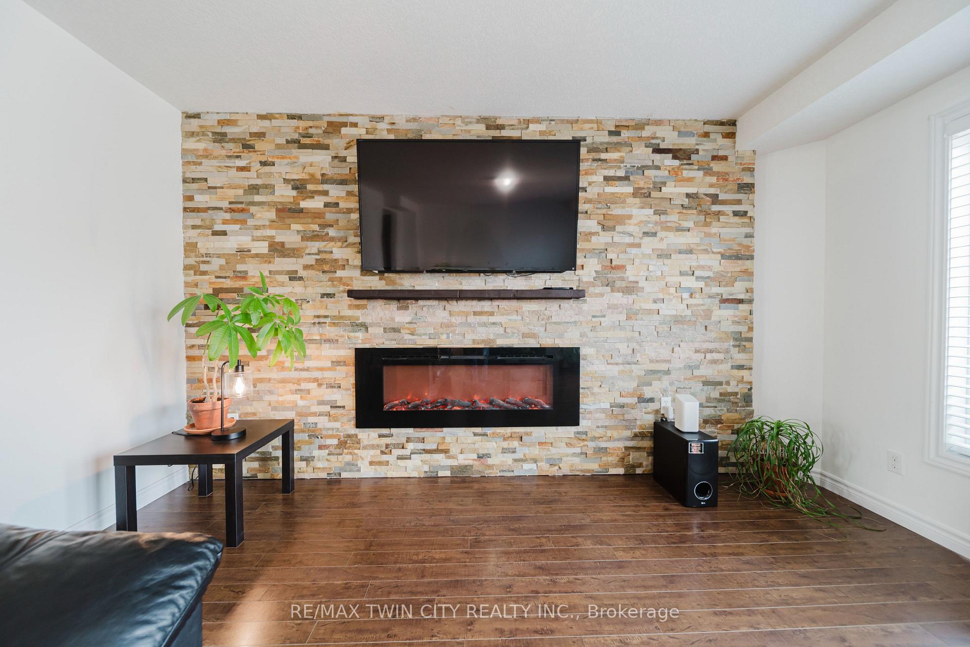 Photo 5 of Unit 22B, 975 Strasburg Road, Kitchener — HOMEH