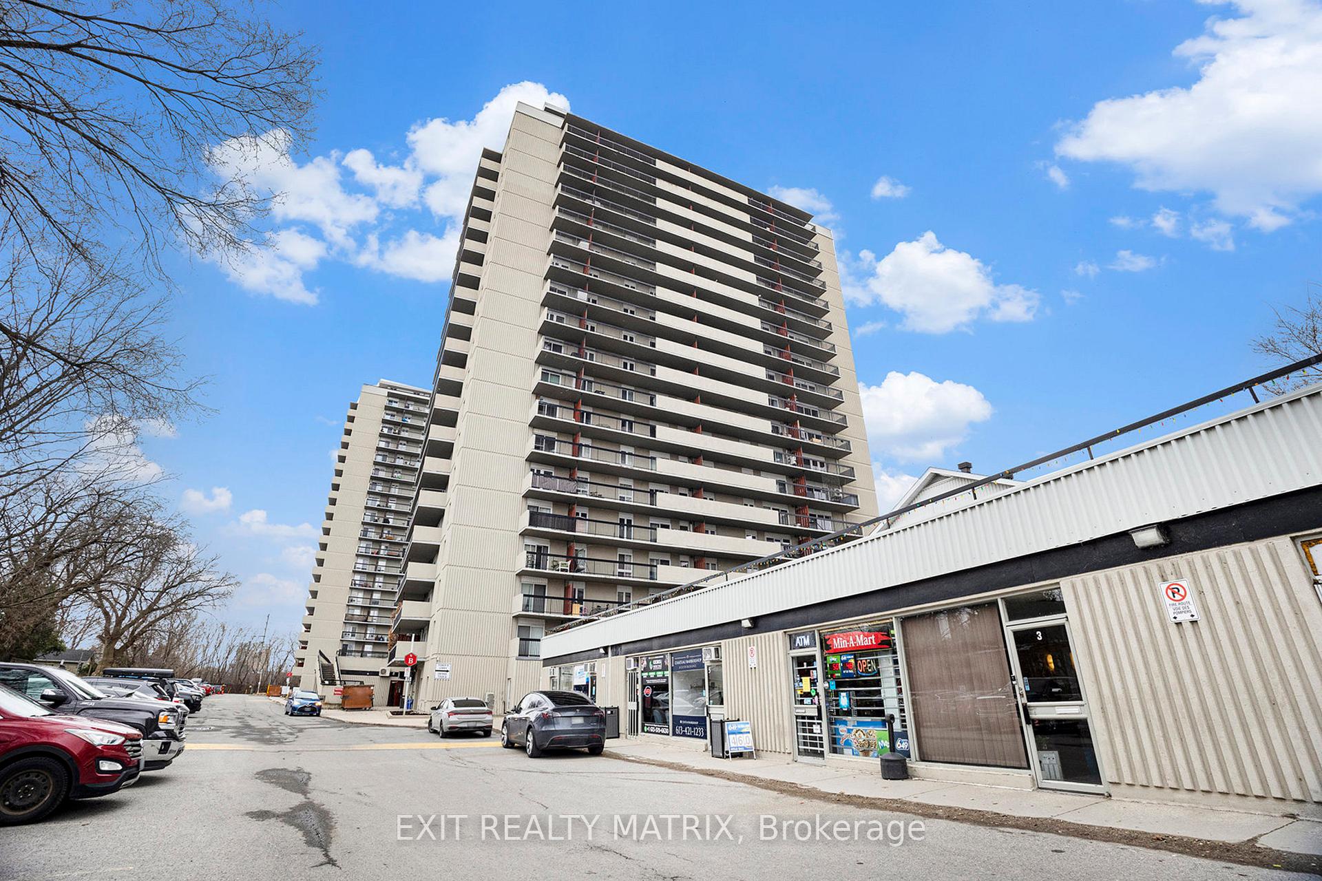 Front of Unit 102, 158B McArthur Avenue