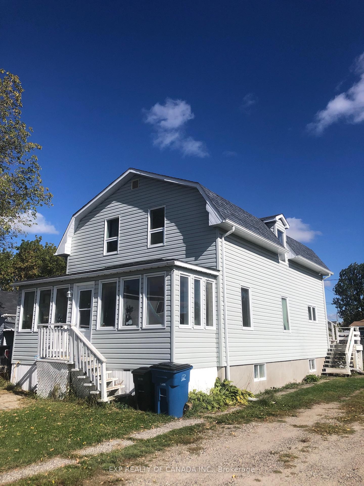 Photo 13 of 206 Eleventh Avenue, Cochrane — HOMEH