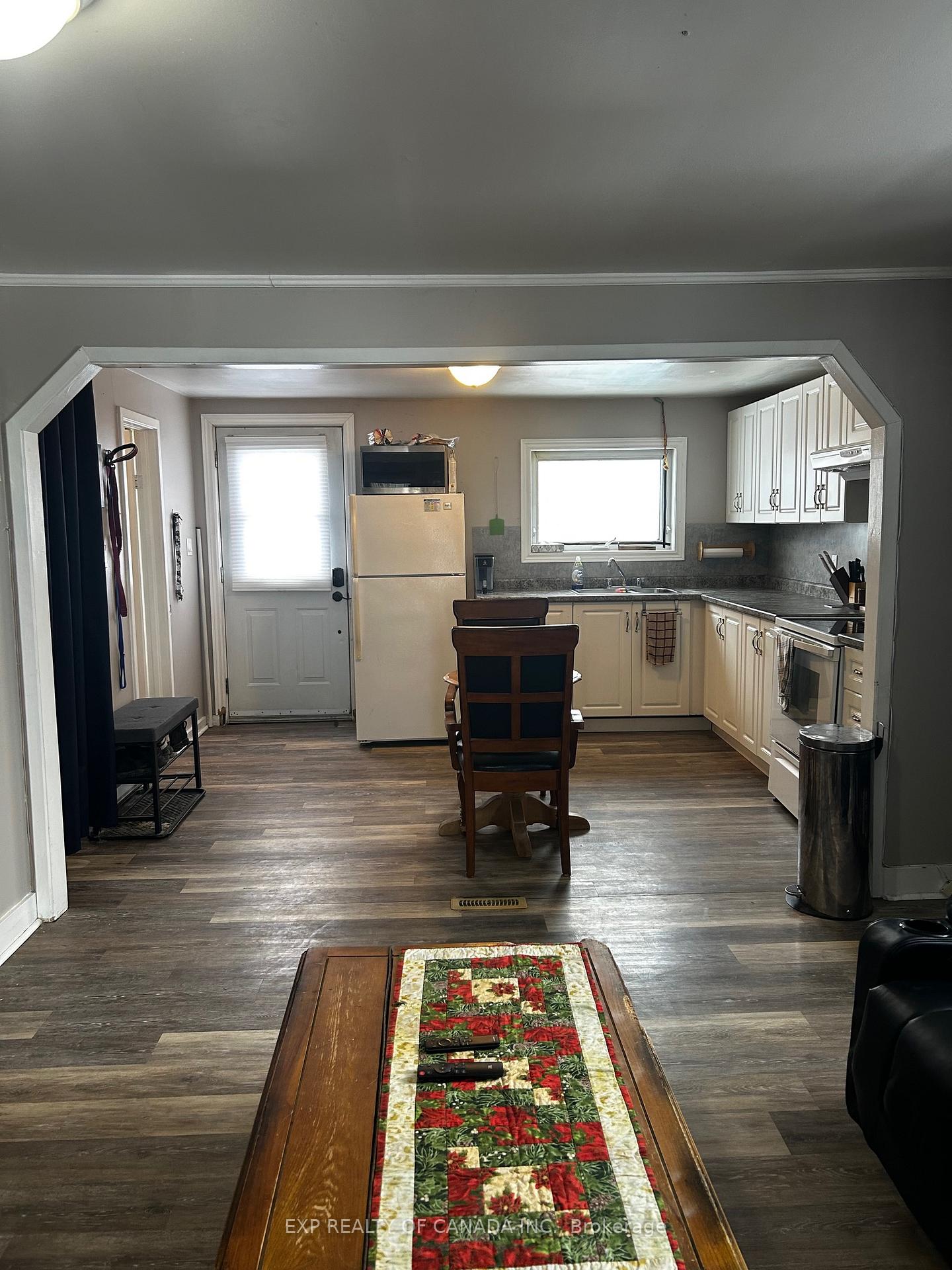 Photo 15 of 206 Eleventh Avenue, Cochrane — HOMEH