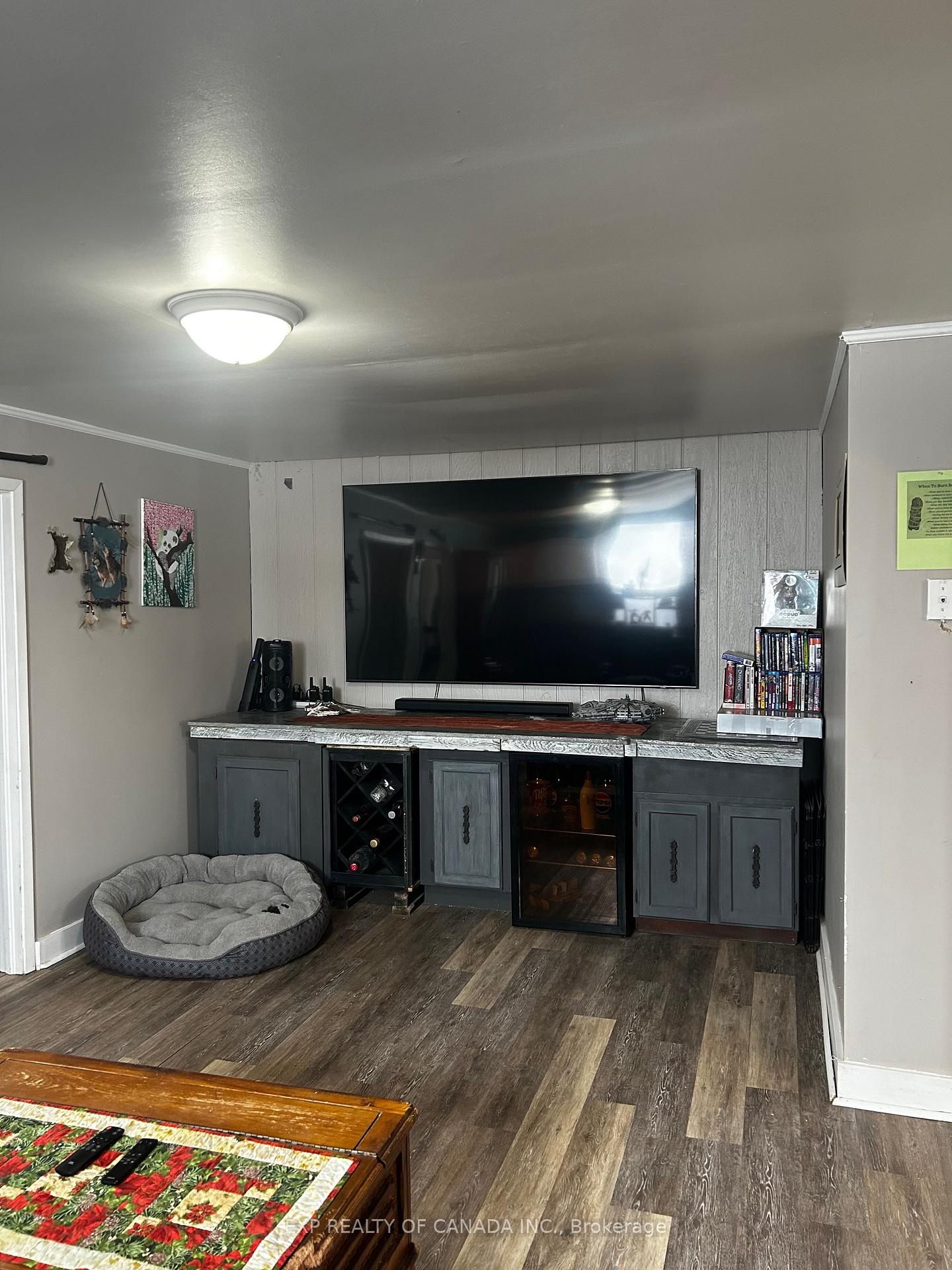 Photo 17 of 206 Eleventh Avenue, Cochrane — HOMEH