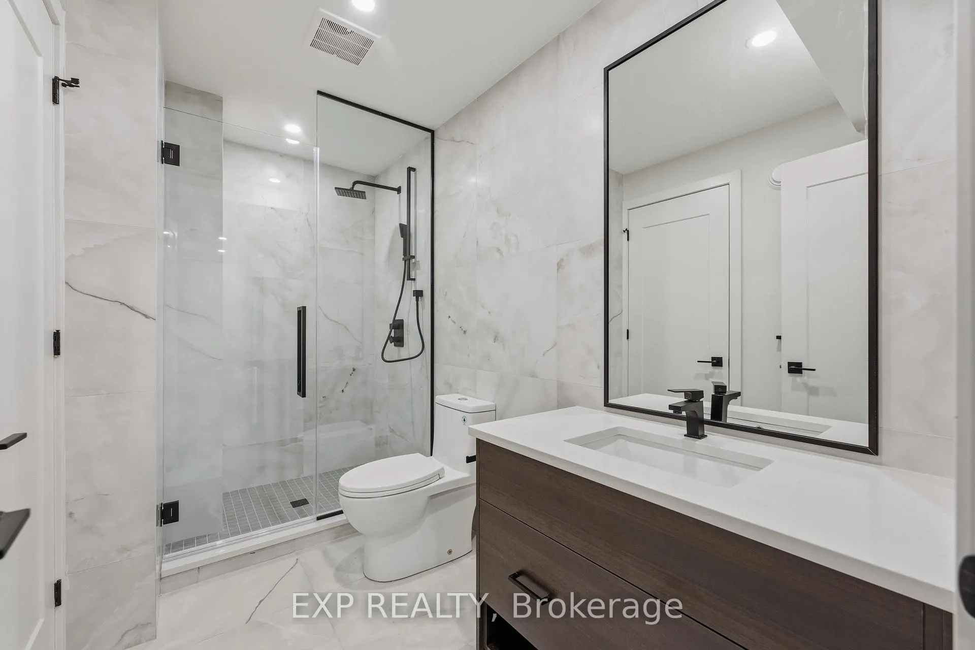Photo 8 of Unit #C, 514 Roosevelt Avenue, Ottawa, McKellar/Highland — HOMEH