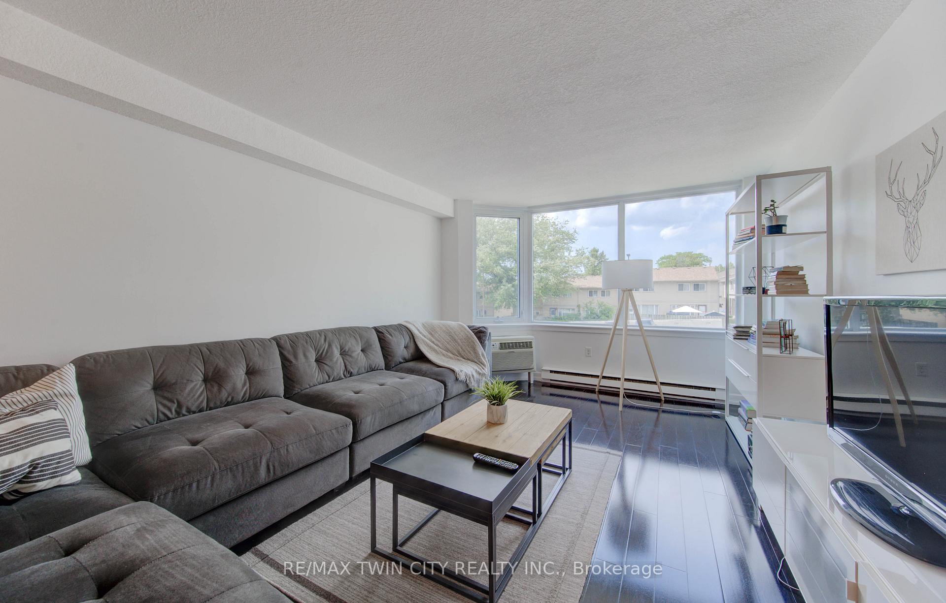 Photo 13 of Unit 211, 35 Green Valley Drive, Kitchener — HOMEH