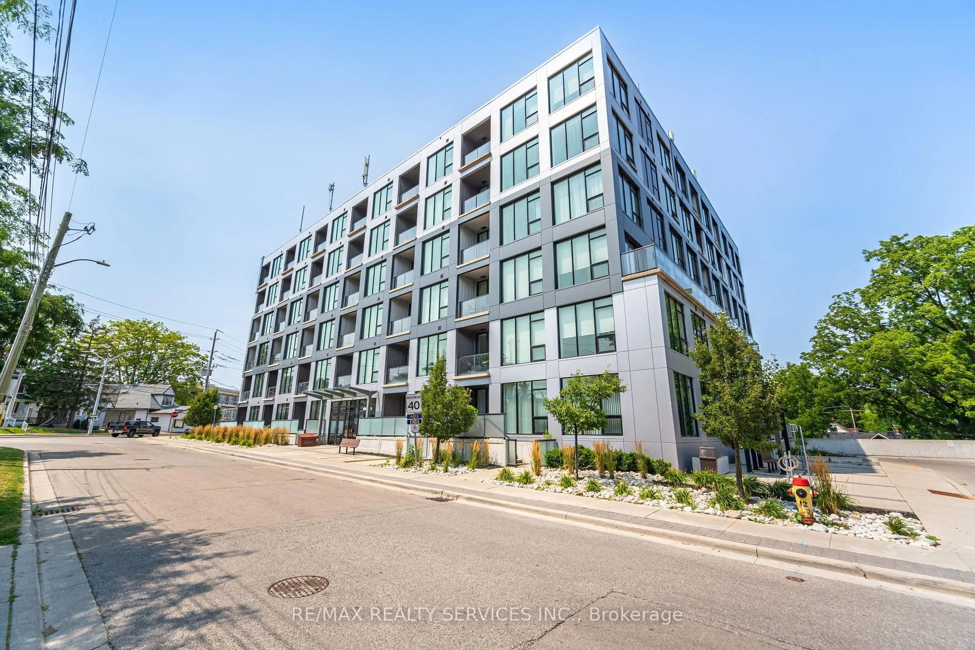 Front of Unit 311, 690 King Street W