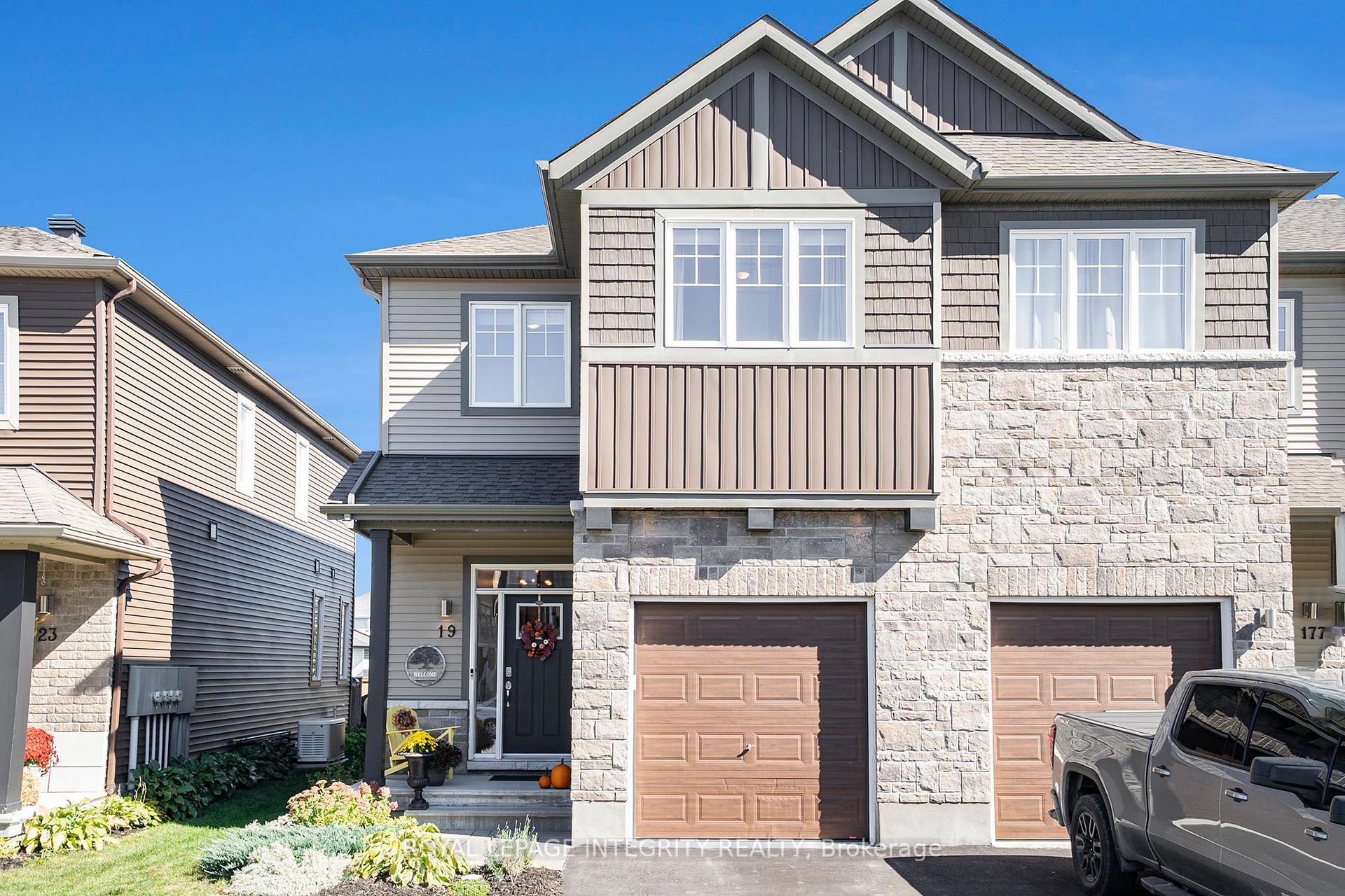 Photo 1 of 19 Riddell Street, Carleton Place — HOMEH