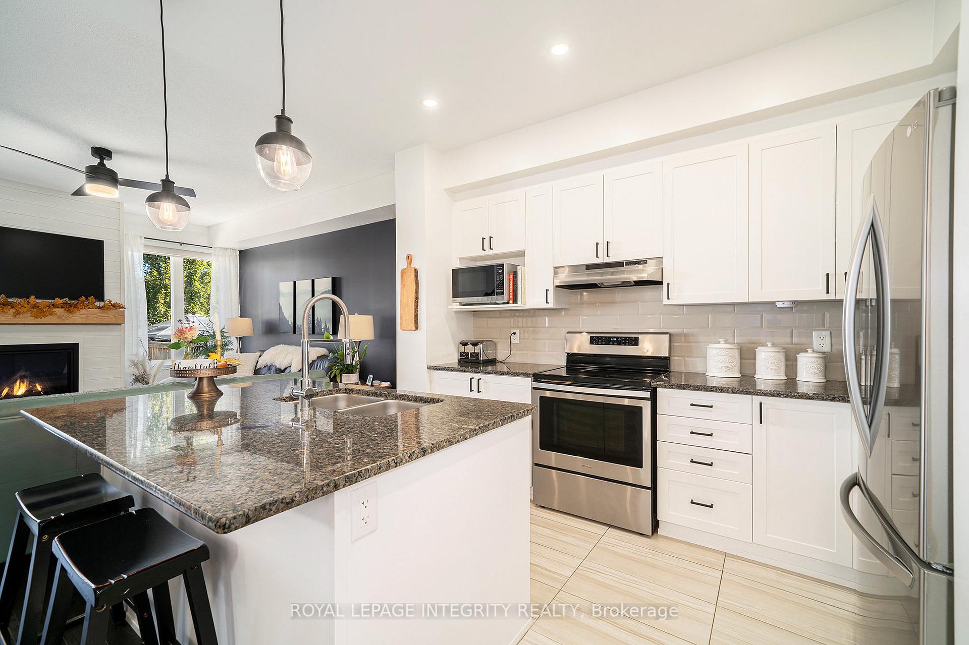 Photo 4 of 19 Riddell Street, Carleton Place — HOMEH