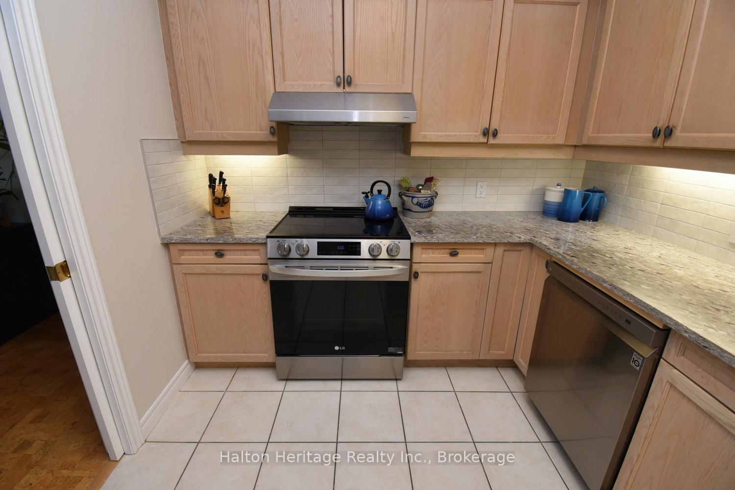 Photo 18 of Unit 509, 77 Governors Road, Hamilton, Dundas — HOMEH