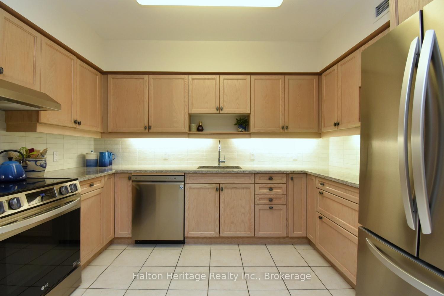 Photo 20 of Unit 509, 77 Governors Road, Hamilton, Dundas — HOMEH