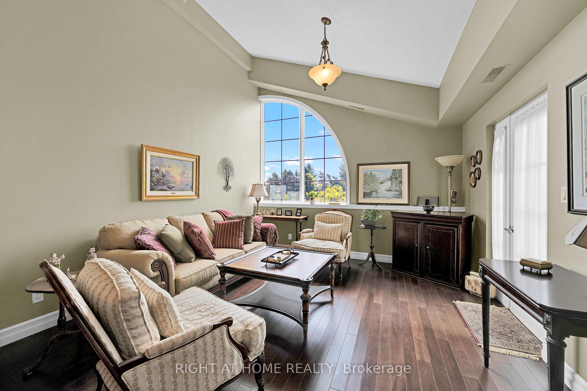 Photo 5 of Unit 403, 262 Dundas Street E, Hamilton, Waterdown — HOMEH