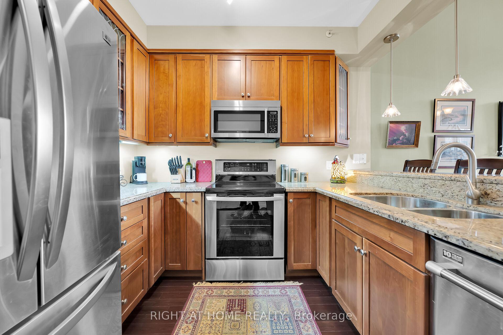 Photo 7 of Unit 403, 262 Dundas Street E, Hamilton, Waterdown — HOMEH