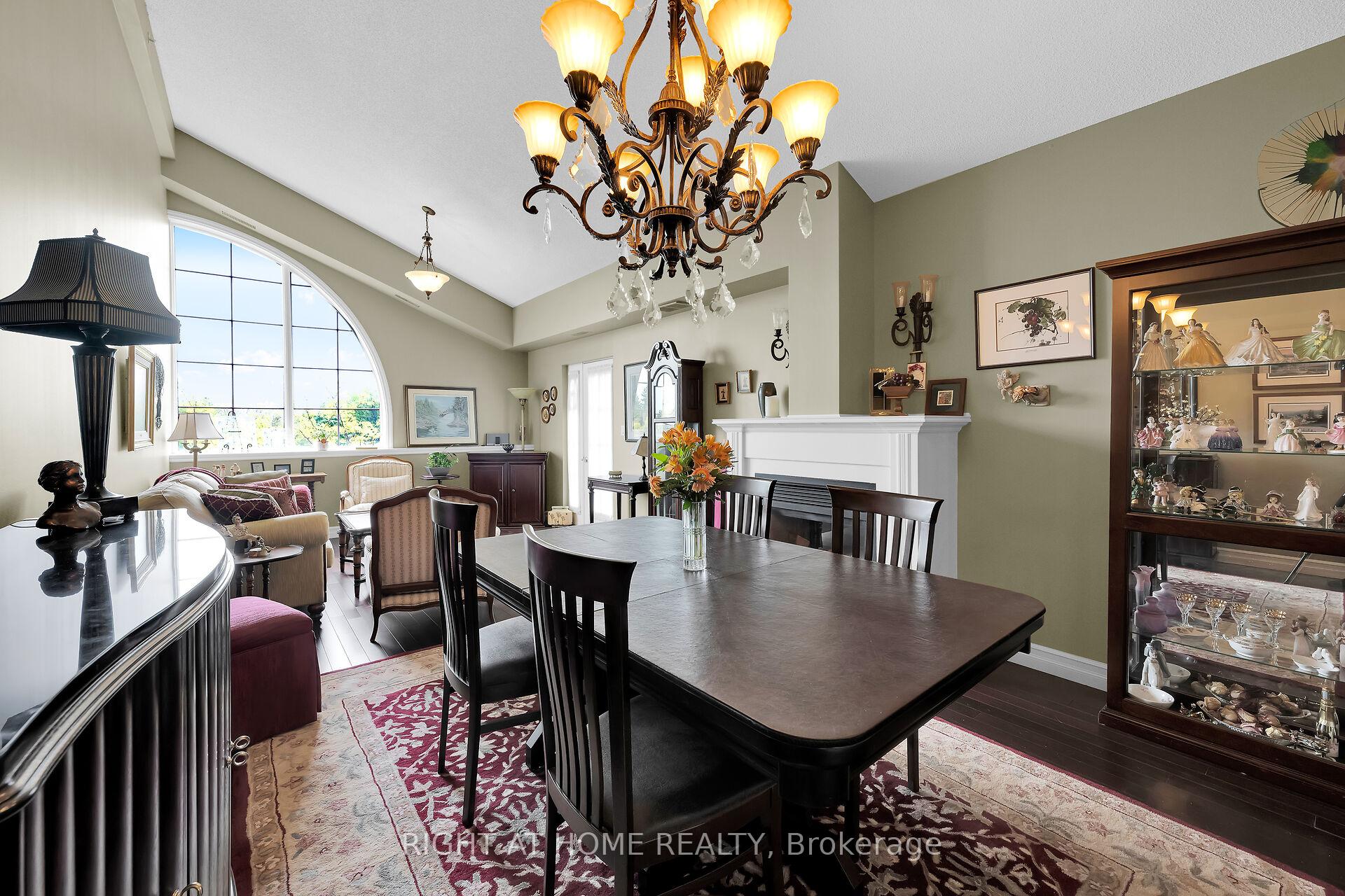 Photo 9 of Unit 403, 262 Dundas Street E, Hamilton, Waterdown — HOMEH