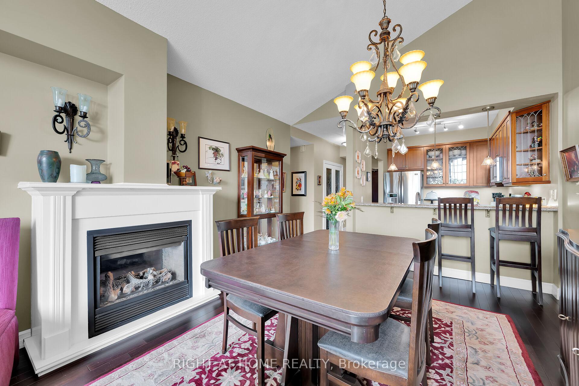Photo 10 of Unit 403, 262 Dundas Street E, Hamilton, Waterdown — HOMEH