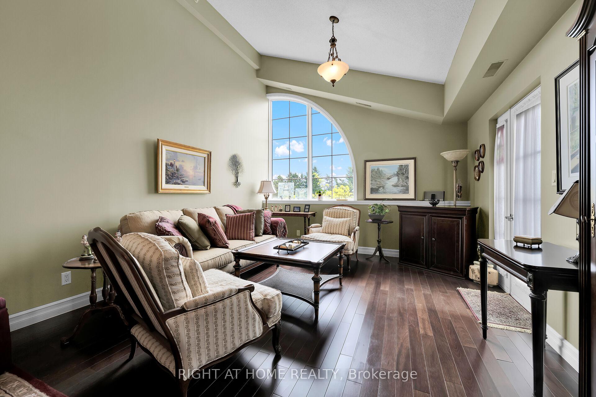 Photo 12 of Unit 403, 262 Dundas Street E, Hamilton, Waterdown — HOMEH