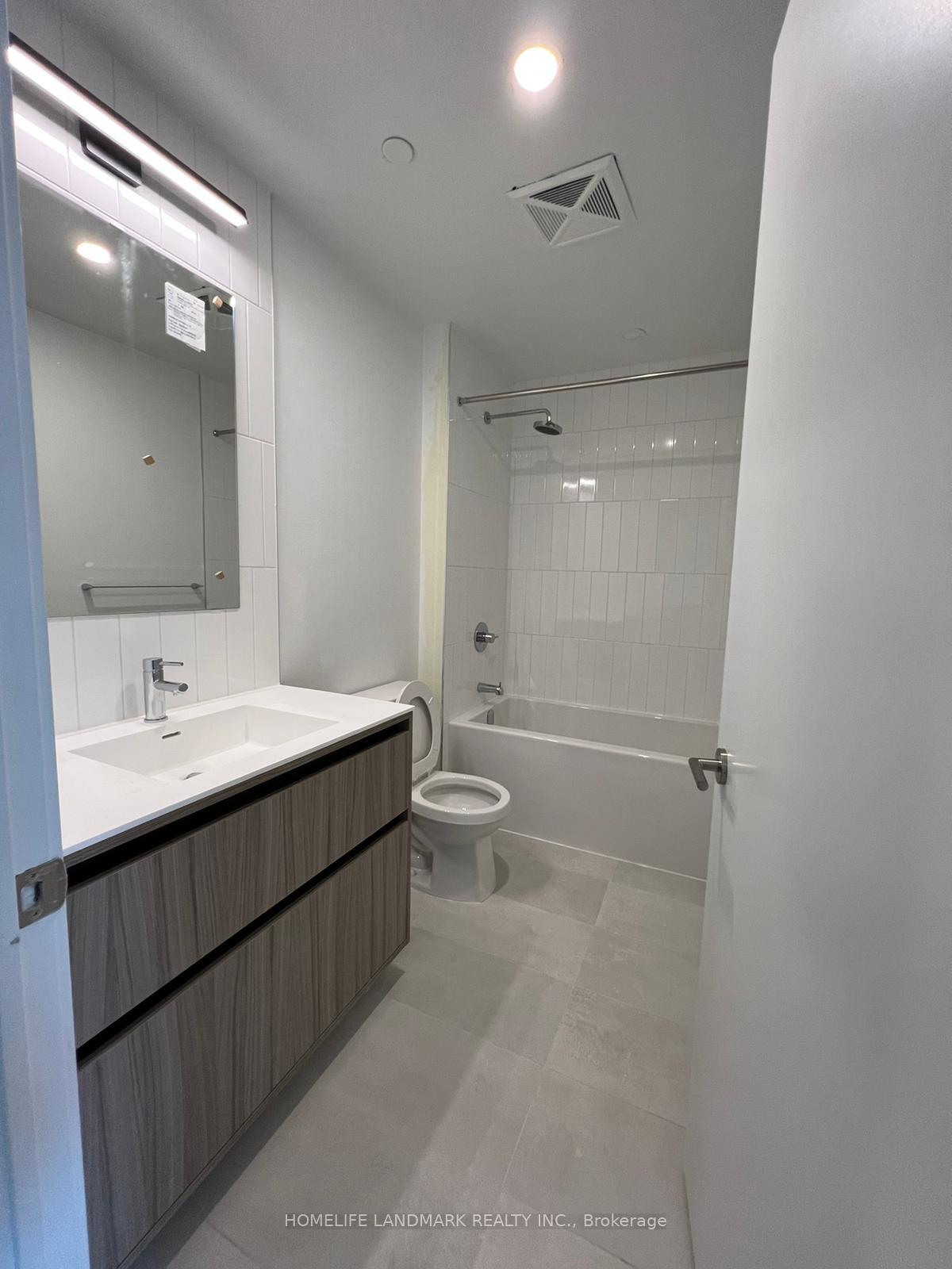 Photo 3 of Unit 435, 8 Beverley Glen Boulevard, Vaughan, Beverley Glen — HOMEH