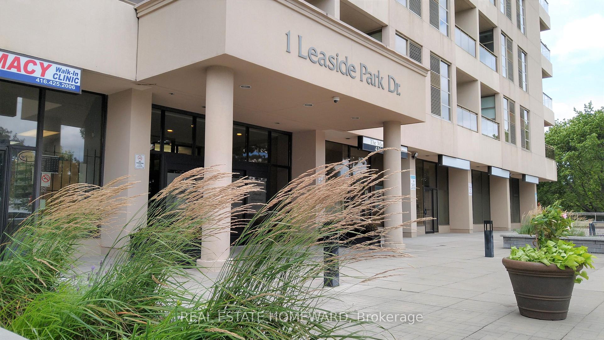 Front of Unit 417, 1 Leaside Park Drive