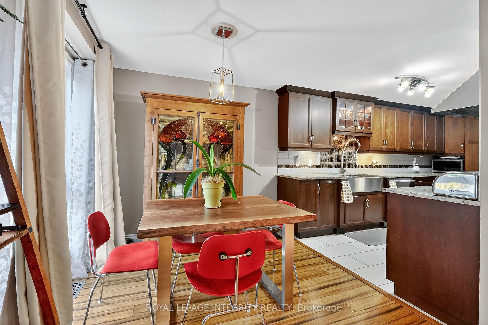 Photo 9 of 40 Shadetree Crescent, Ottawa, Borden Farm/Stewart Farm/Carleton Heights/Parkwood Hills — HOMEH