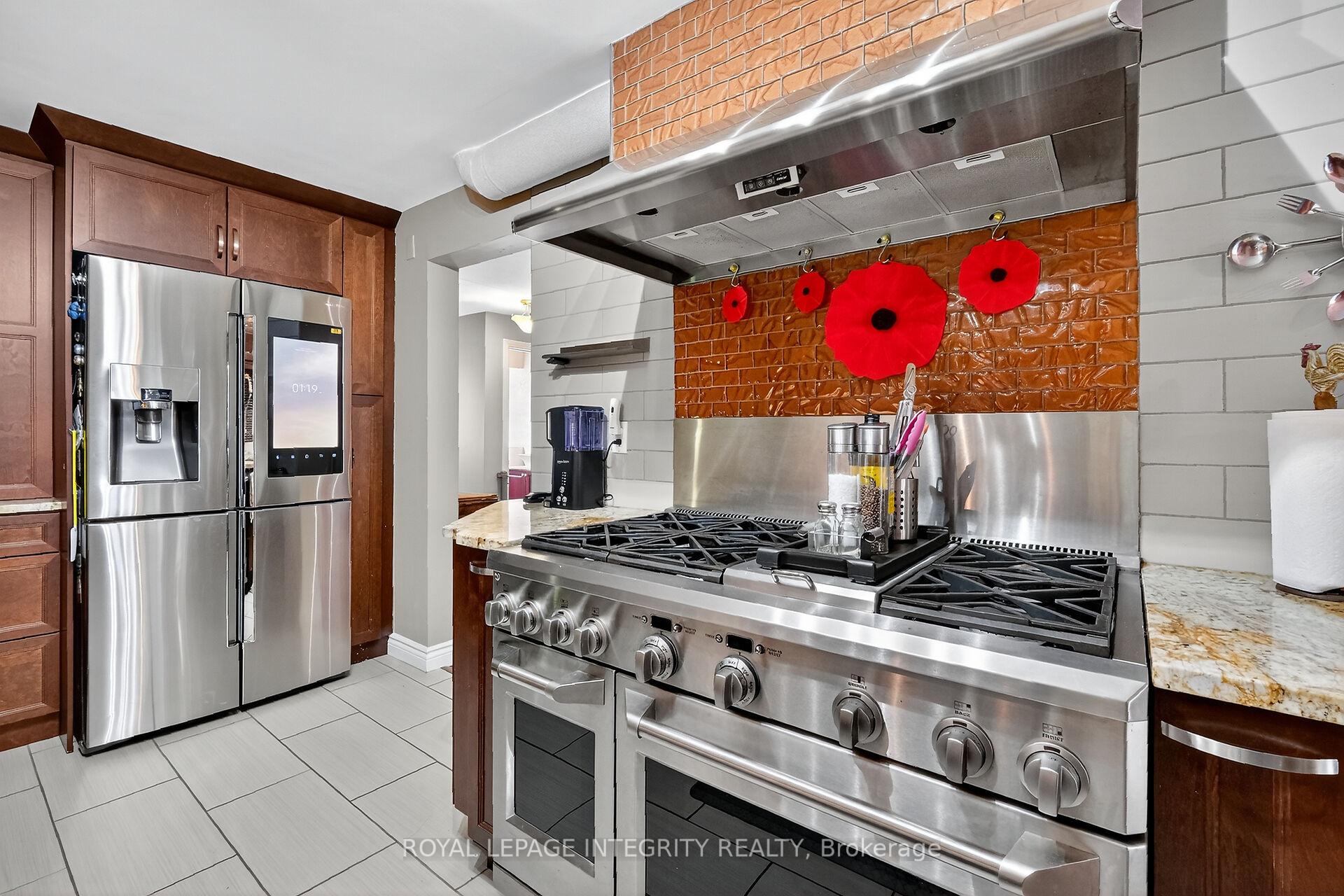 Photo 11 of 40 Shadetree Crescent, Ottawa, Borden Farm/Stewart Farm/Carleton Heights/Parkwood Hills — HOMEH