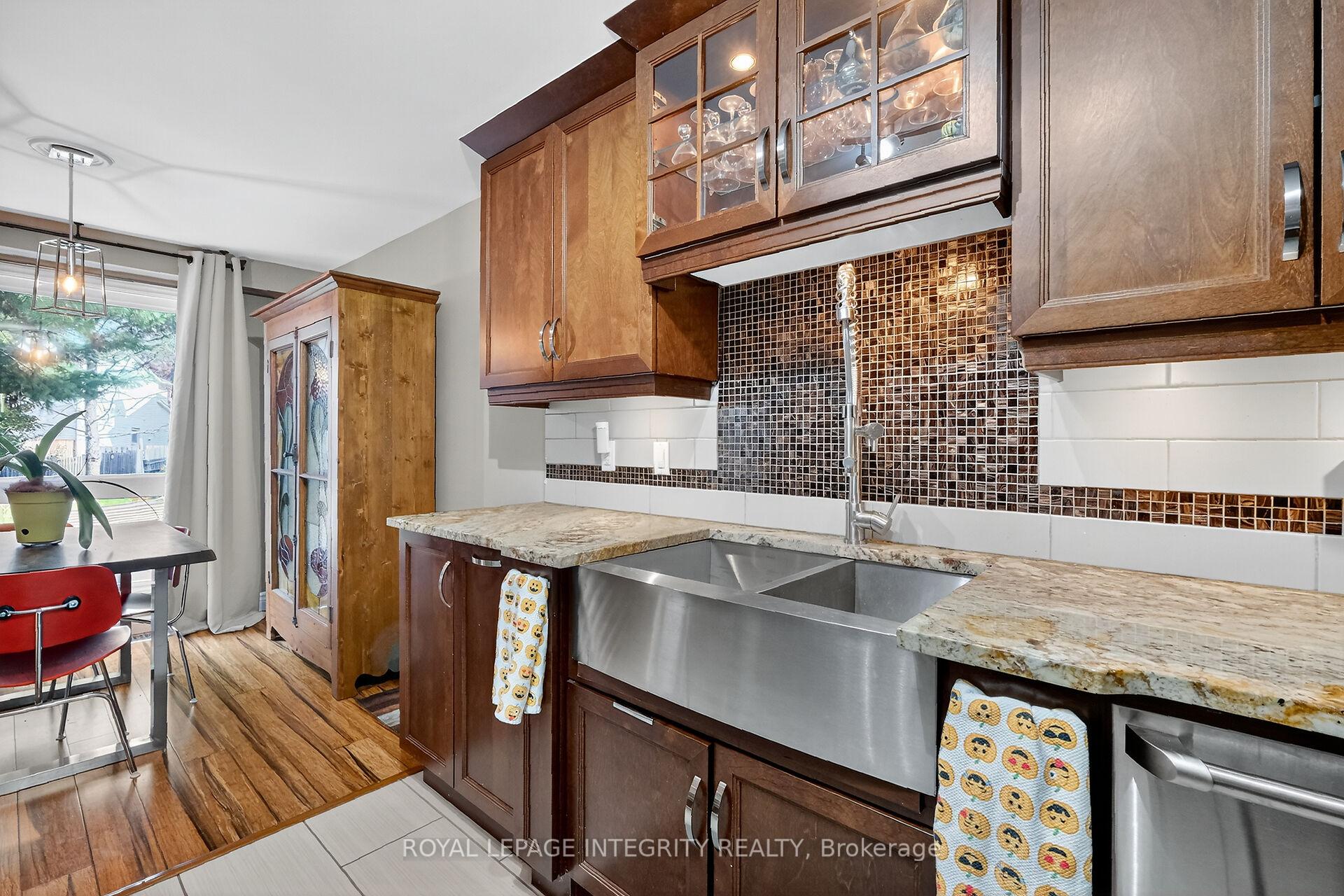 Photo 17 of 40 Shadetree Crescent, Ottawa, Borden Farm/Stewart Farm/Carleton Heights/Parkwood Hills — HOMEH