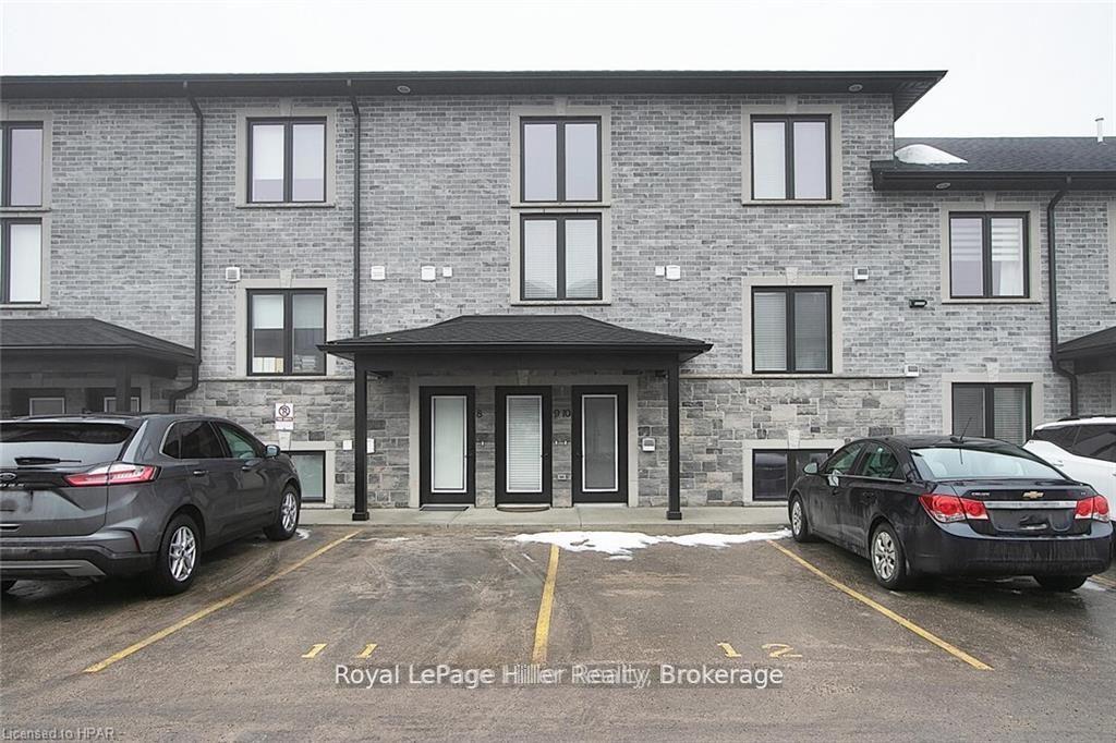 Front of Unit 9, 3194 Vivian Line 37