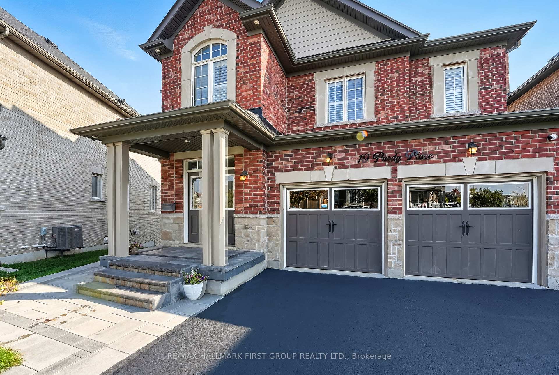 Photo 6 of Unit Main & Upper, 19 Purdy Place, Clarington, Bowmanville — HOMEH