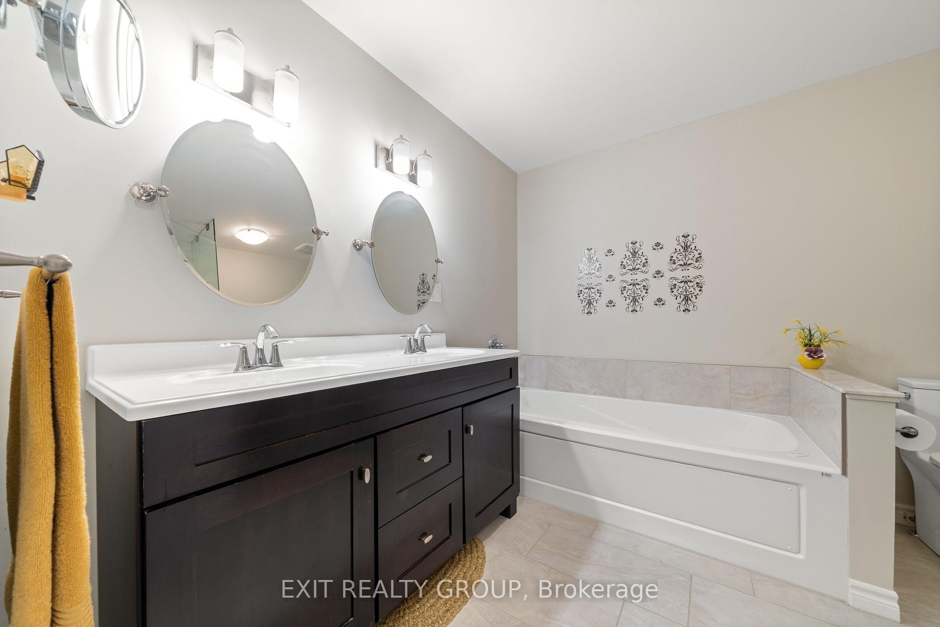 Photo 29 of Unit 13, 31 Keegan Parkway, Belleville, Belleville Ward — HOMEH