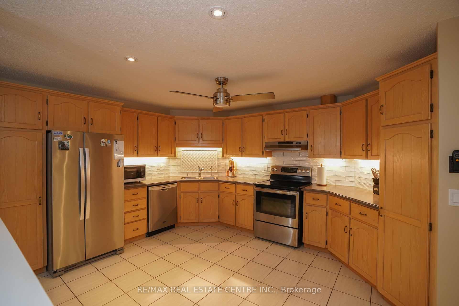 Photo 14 of Unit 204, 24 Marilyn Drive, Guelph, Riverside Park — HOMEH