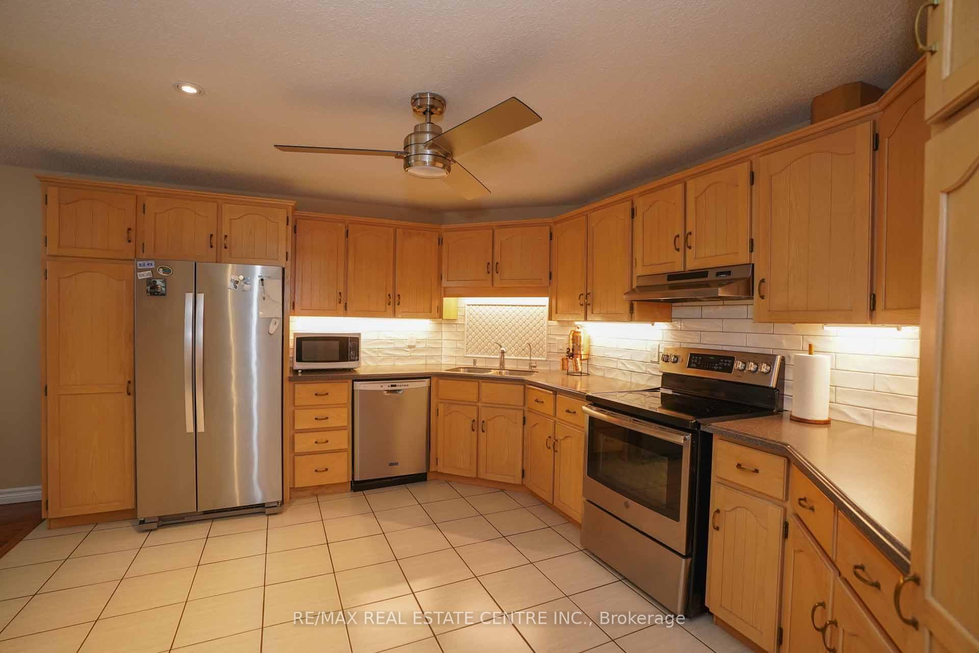 Photo 15 of Unit 204, 24 Marilyn Drive, Guelph, Riverside Park — HOMEH