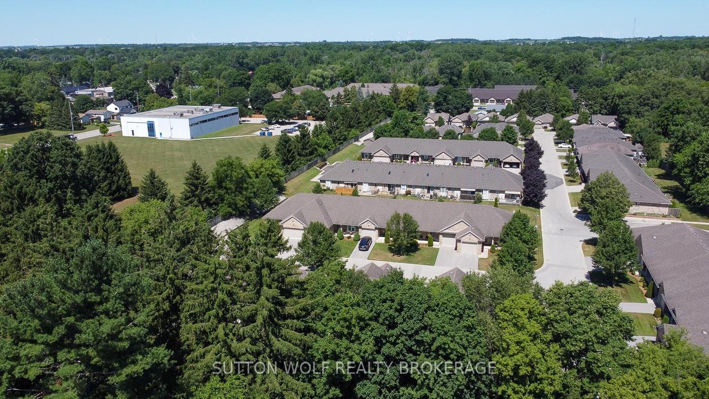 Photo 32 of Unit 8, 375 Scott Street, Strathroy-Caradoc, SE — HOMEH