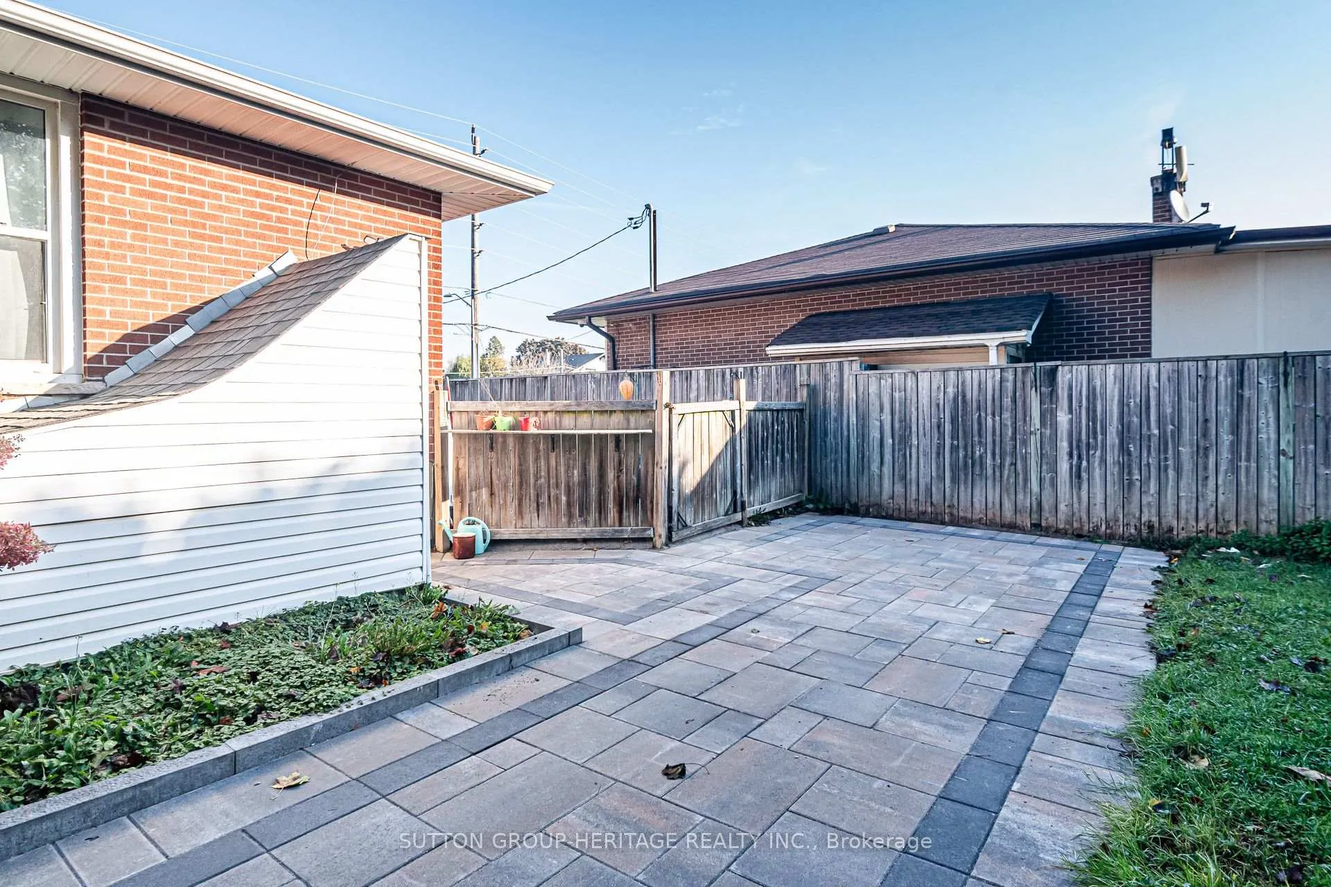 Photo 4 of Unit Bsmt, 185 Rossland Road E, Oshawa, O'Neill — HOMEH