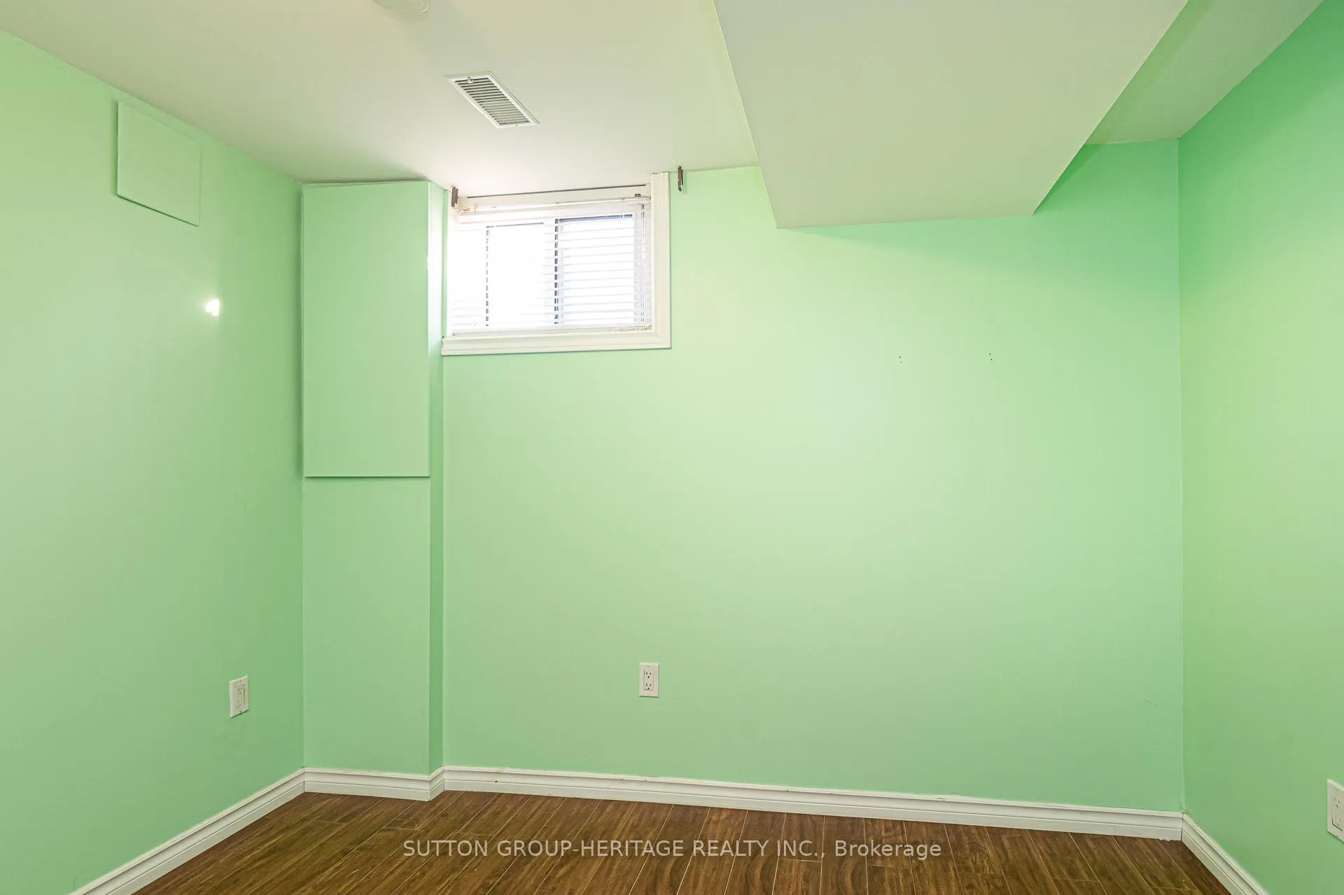 Photo 10 of Unit Bsmt, 185 Rossland Road E, Oshawa, O'Neill — HOMEH