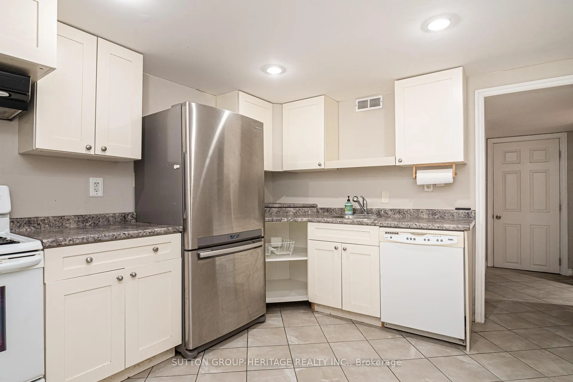 Photo 29 of Unit Bsmt, 185 Rossland Road E, Oshawa, O'Neill — HOMEH