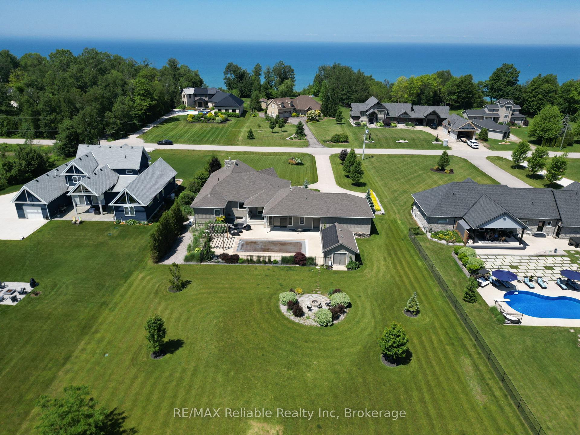 Photo 3 of 78924 Mcilwain Line, Central Huron, Goderich — HOMEH