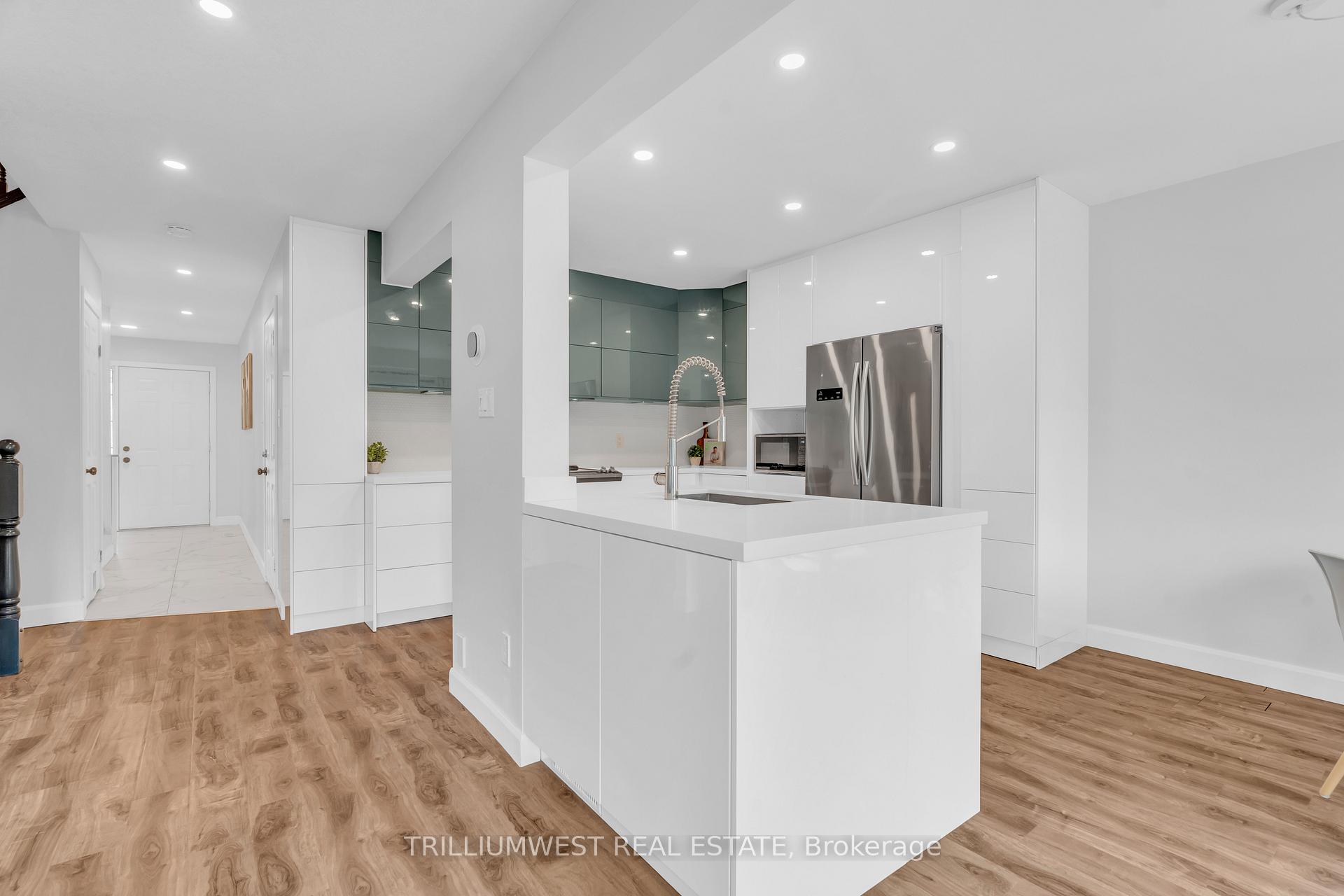 Photo 1 of Unit 24, 30 Bryan Court, Kitchener — HOMEH