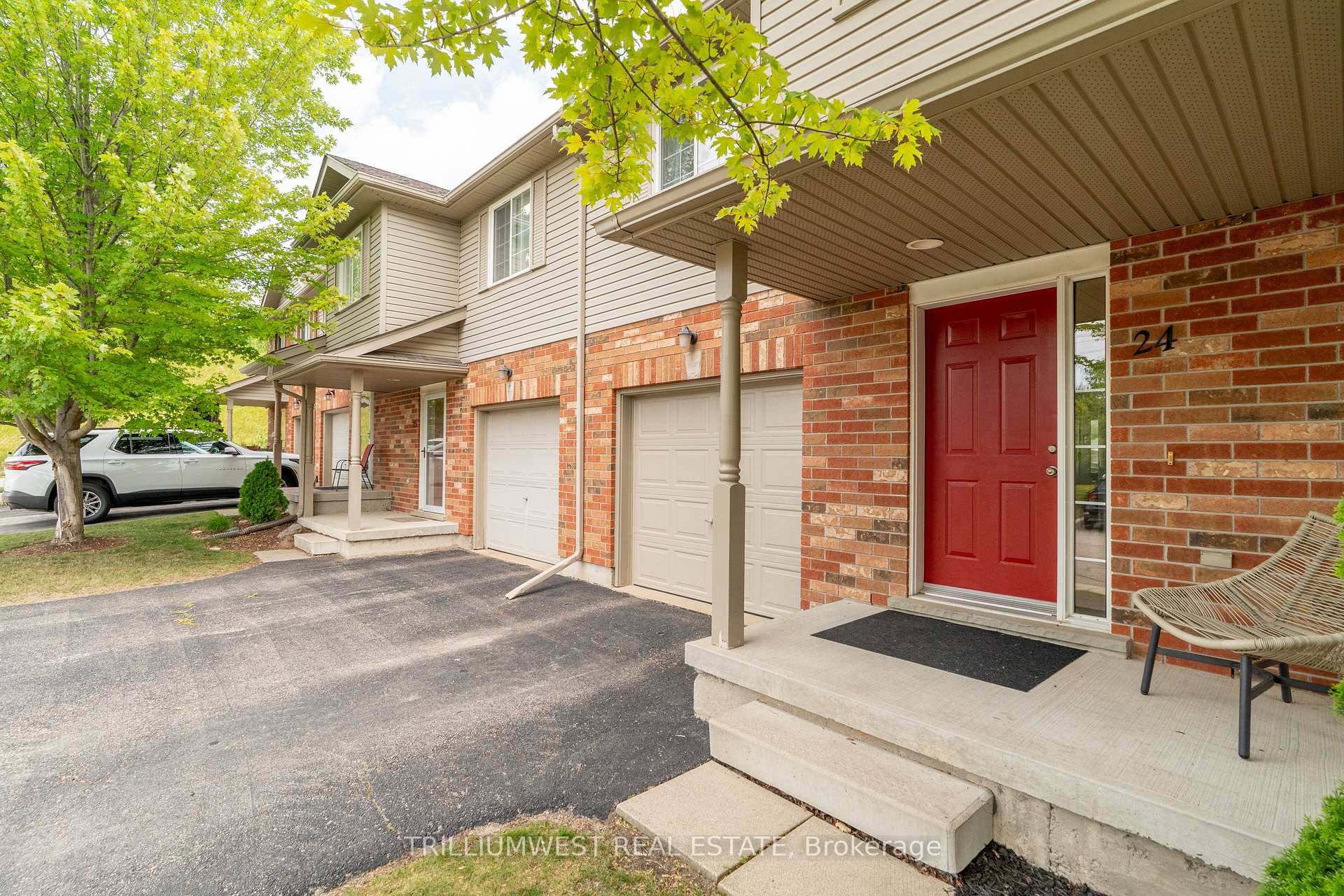 Photo 3 of Unit 24, 30 Bryan Court, Kitchener — HOMEH