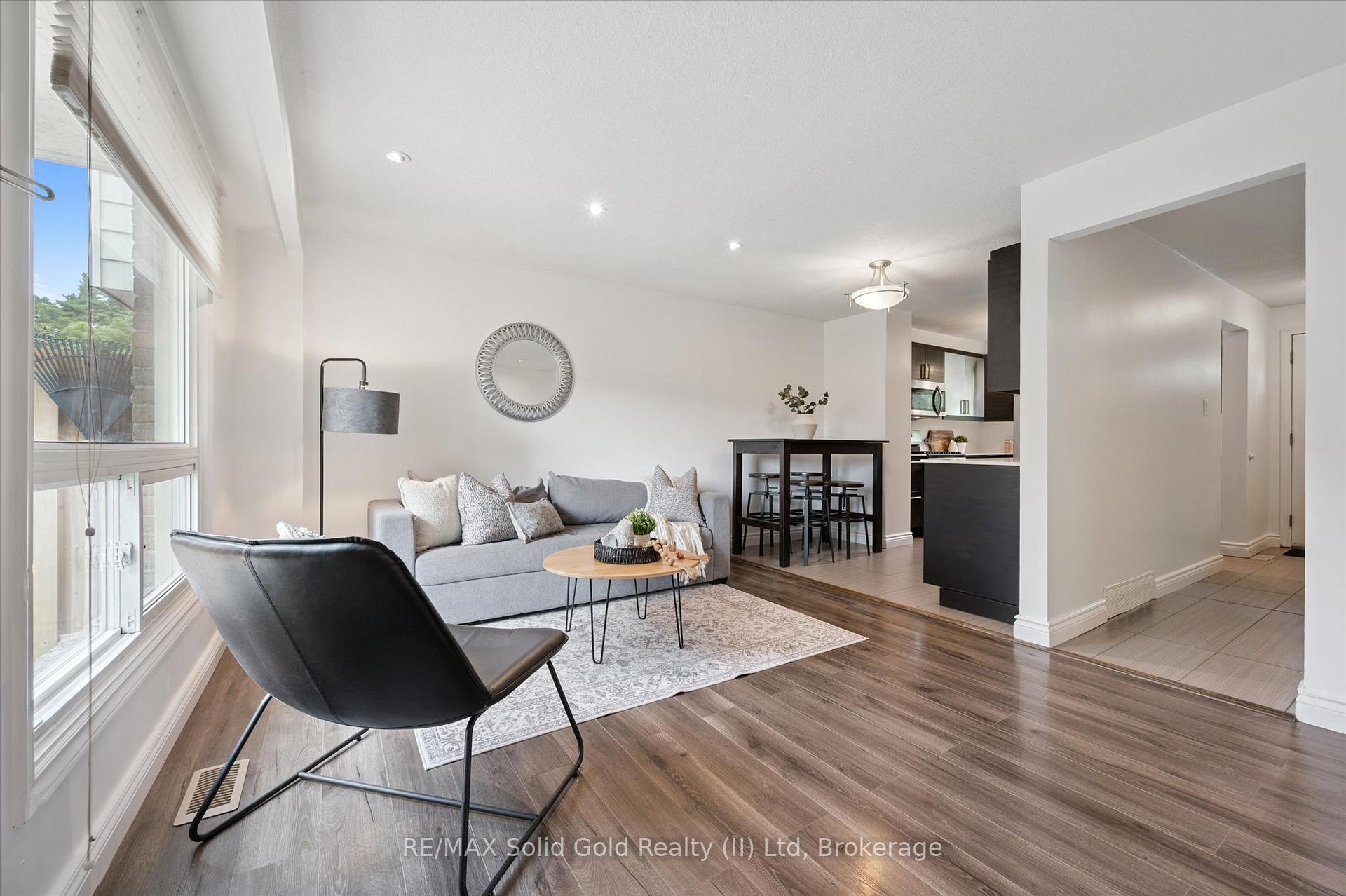 Photo 4 of Unit 41, 165 Green Valley Drive, Kitchener — HOMEH