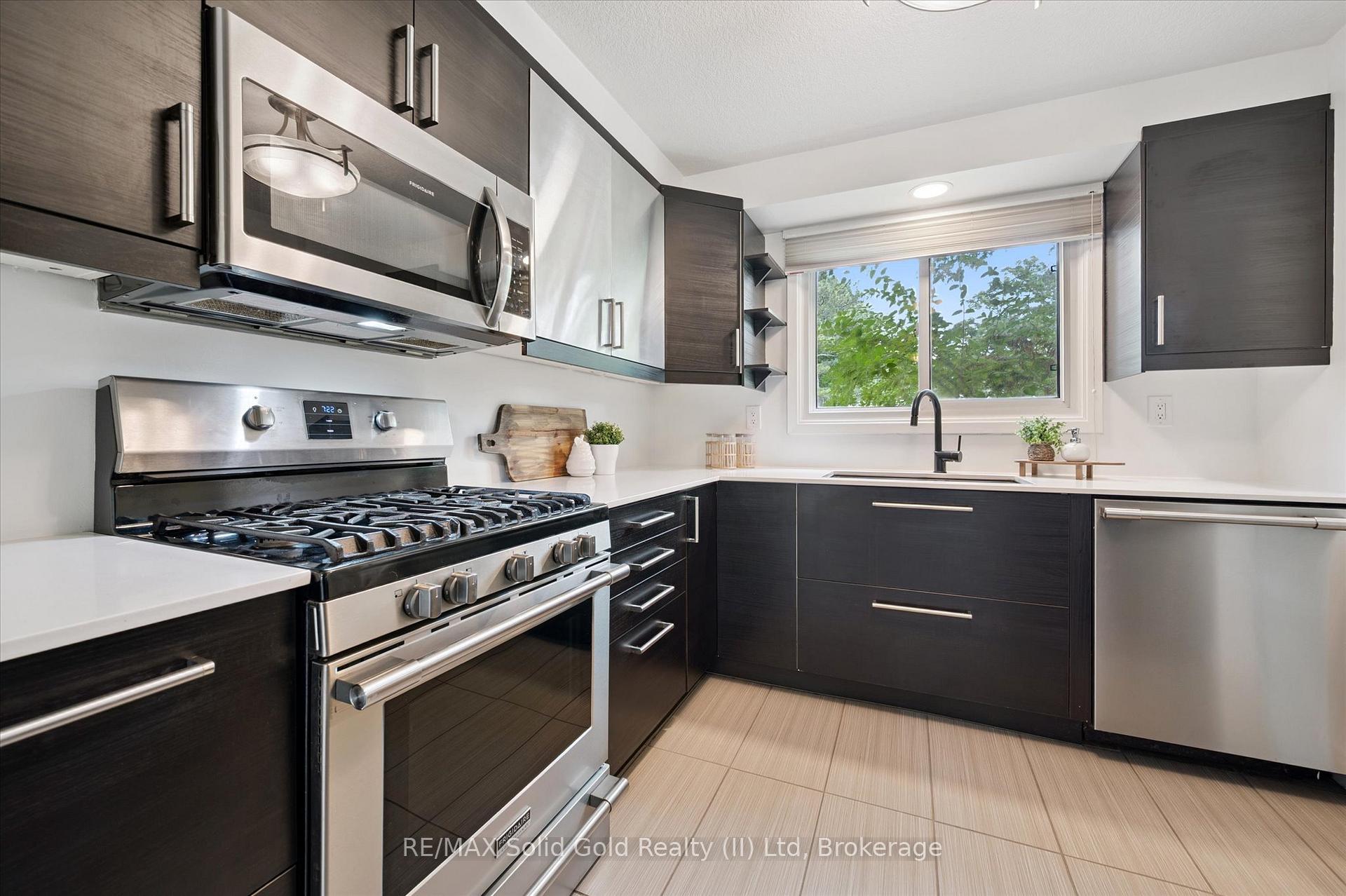 Photo 6 of Unit 41, 165 Green Valley Drive, Kitchener — HOMEH