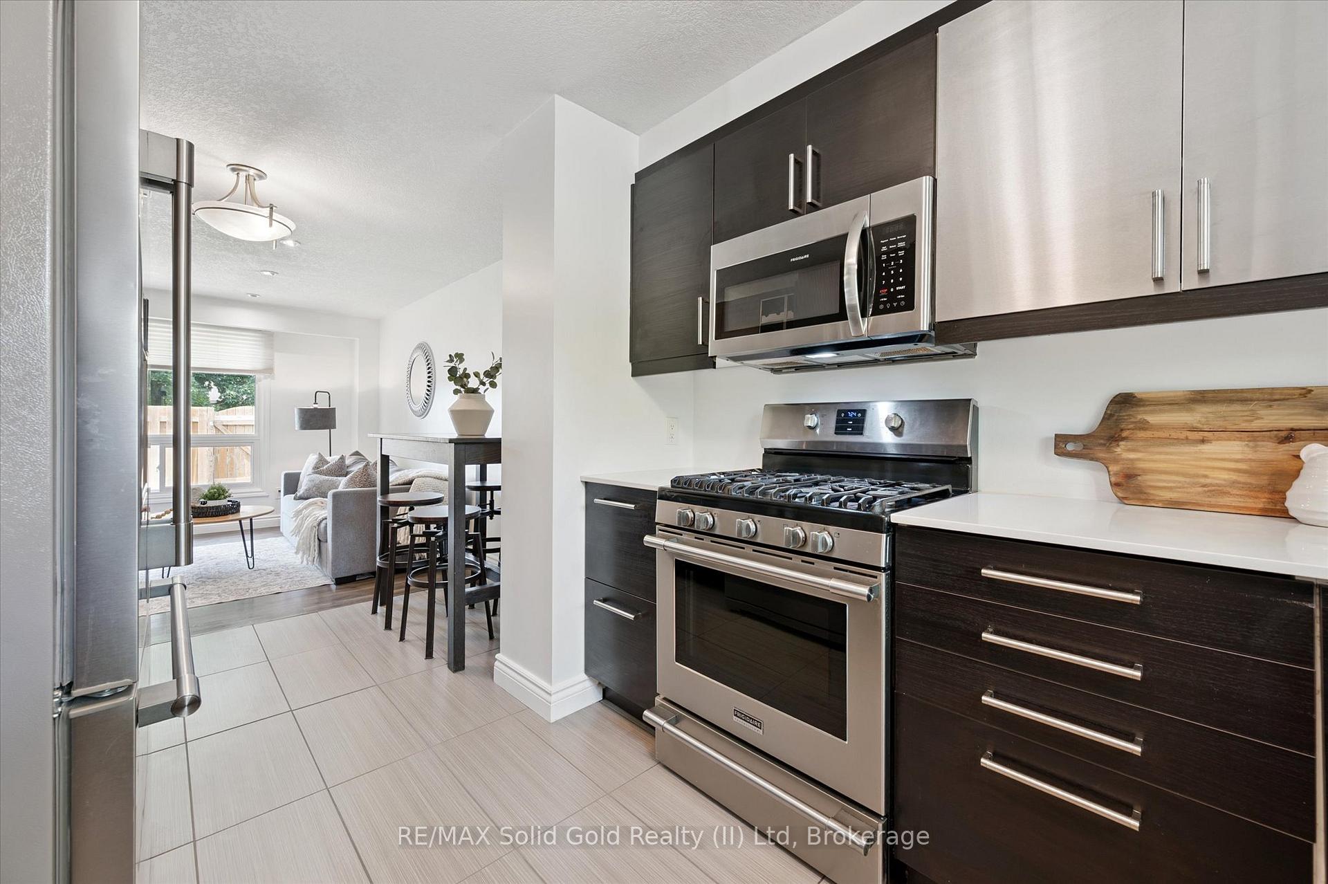Photo 8 of Unit 41, 165 Green Valley Drive, Kitchener — HOMEH