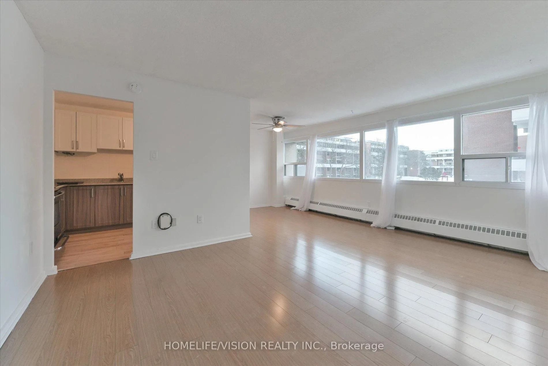 Photo 9 of Unit 202, 100 Leeward Glenway, Toronto, Flemingdon Park — HOMEH
