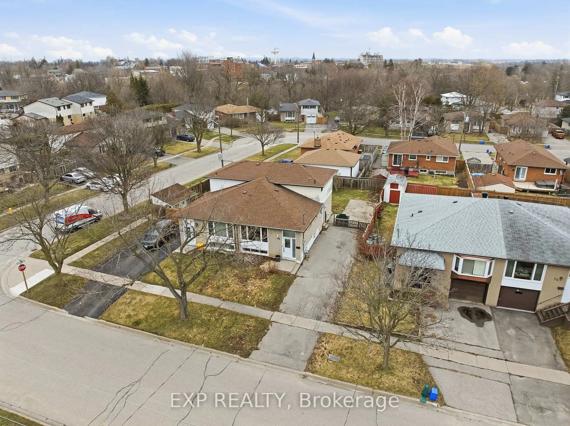 Photo 2 of 69 Little Avenue, Clarington, Bowmanville — HOMEH