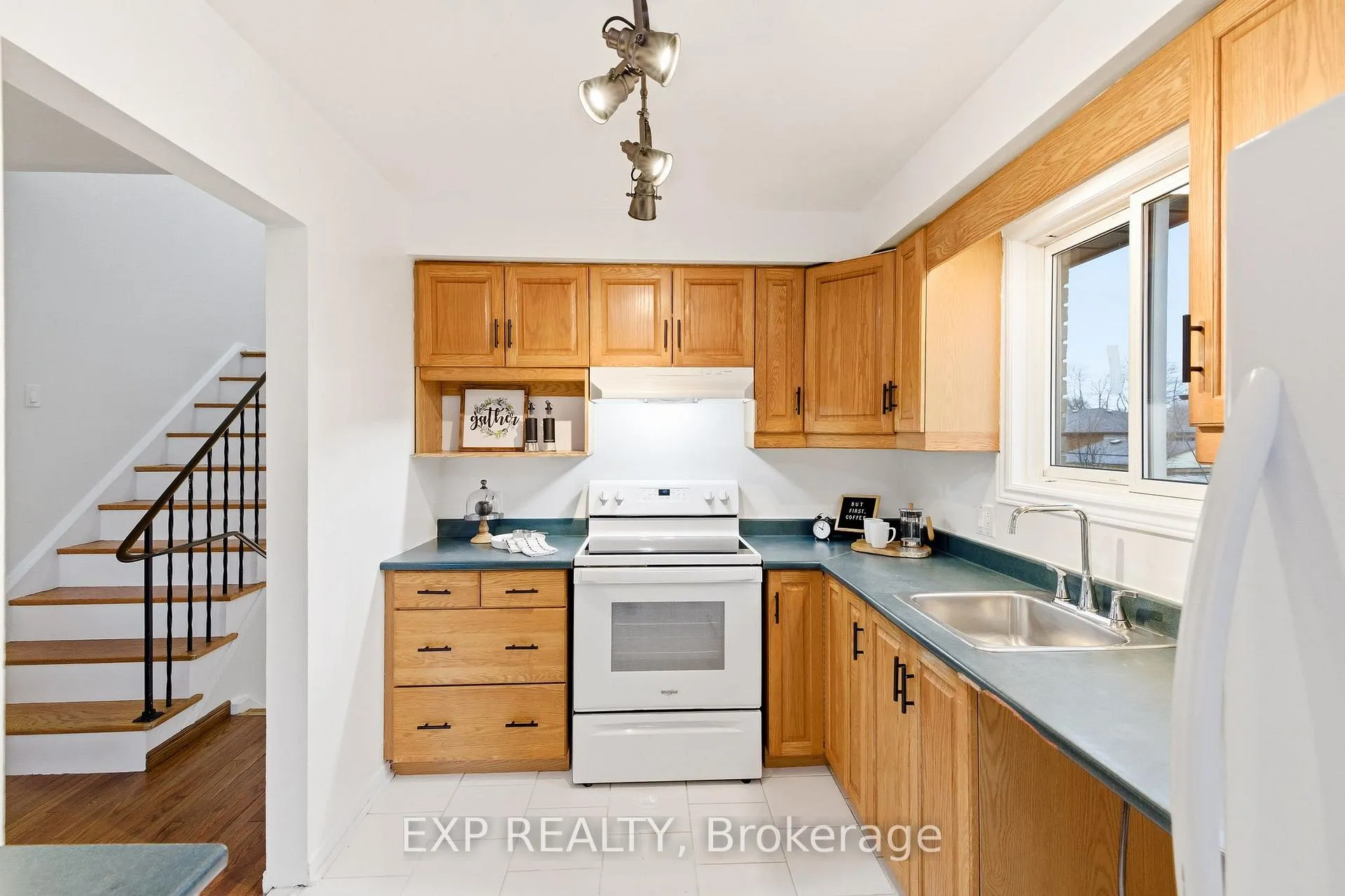 Photo 19 of 69 Little Avenue, Clarington, Bowmanville — HOMEH
