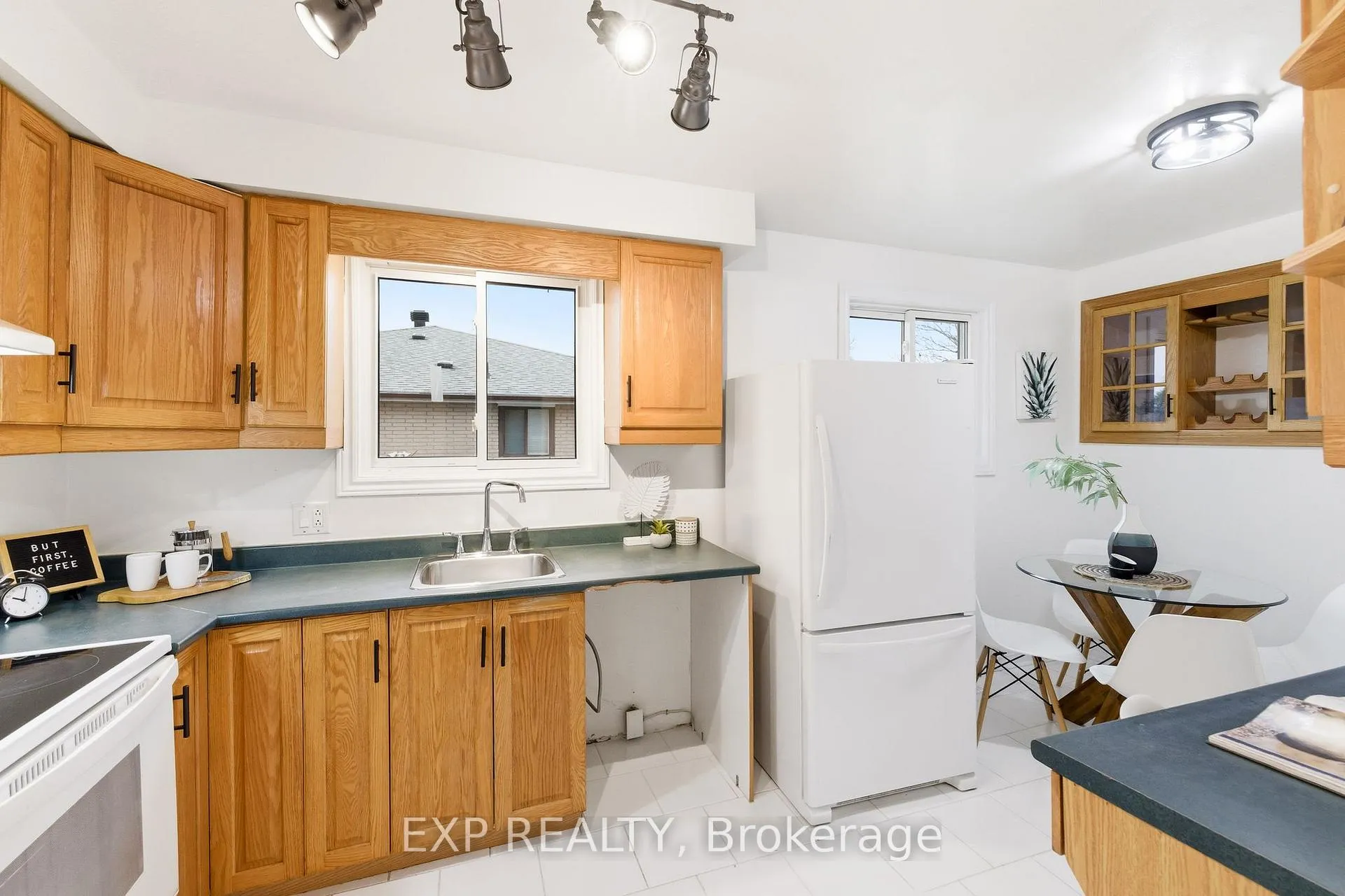Photo 20 of 69 Little Avenue, Clarington, Bowmanville — HOMEH