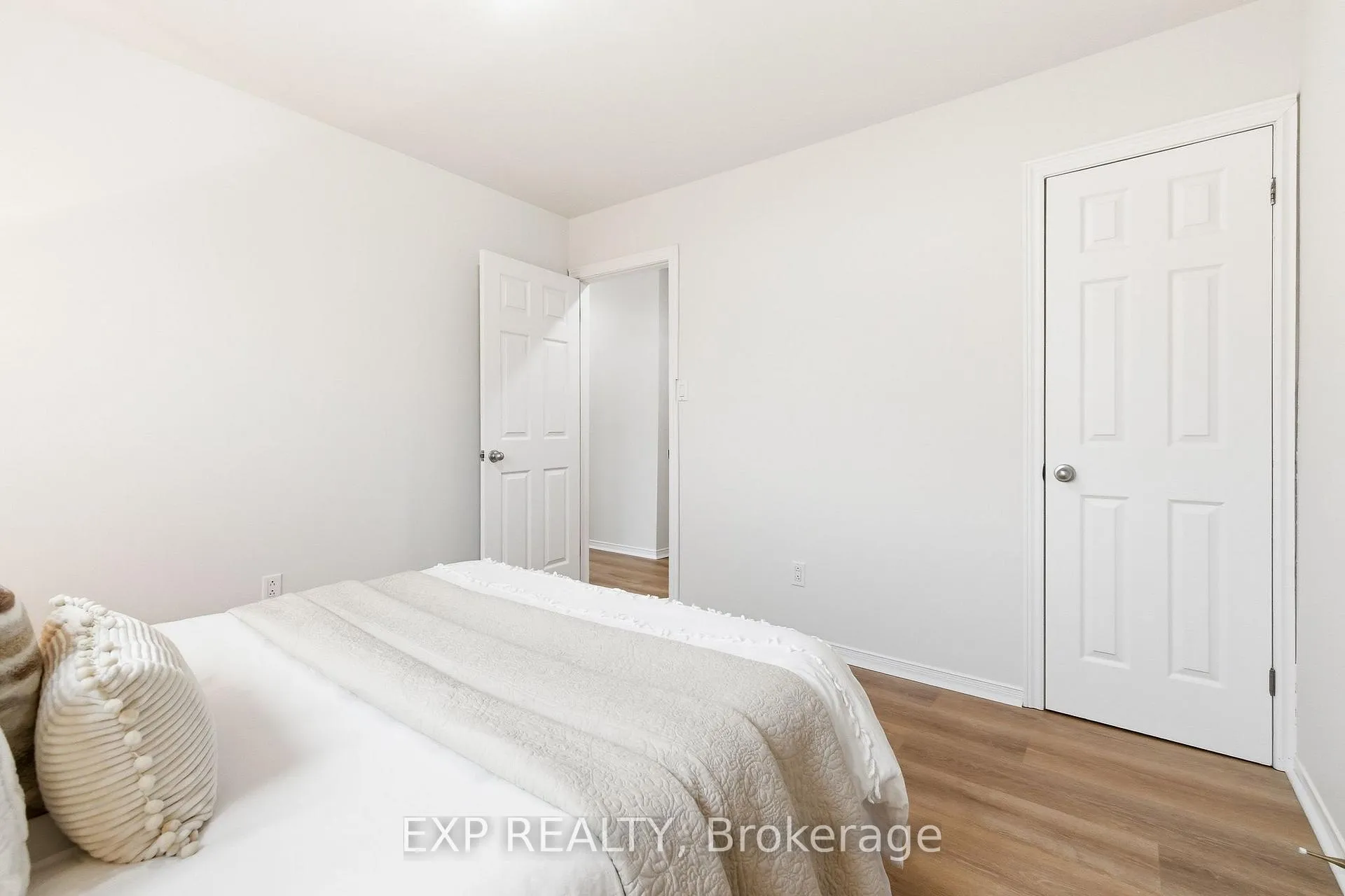Photo 26 of 69 Little Avenue, Clarington, Bowmanville — HOMEH