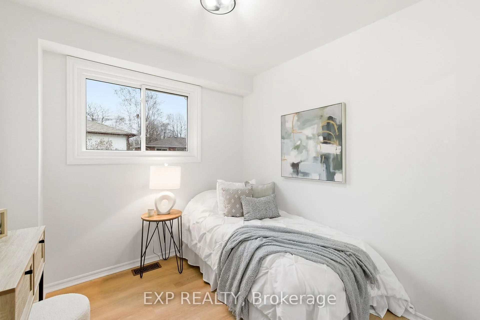 Photo 27 of 69 Little Avenue, Clarington, Bowmanville — HOMEH