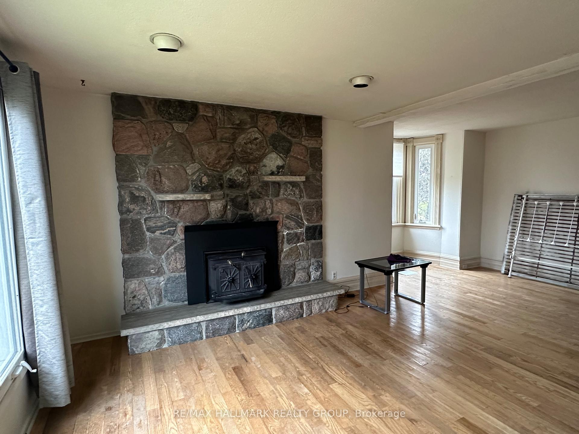 Photo 5 of 467 Huntmar Road, Ottawa, Huntley Ward (South East) — HOMEH