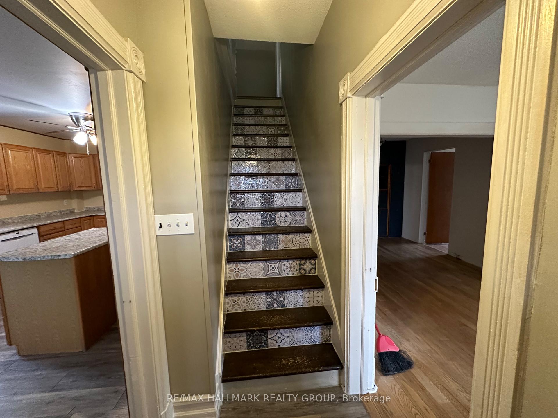 Photo 10 of 467 Huntmar Road, Ottawa, Huntley Ward (South East) — HOMEH