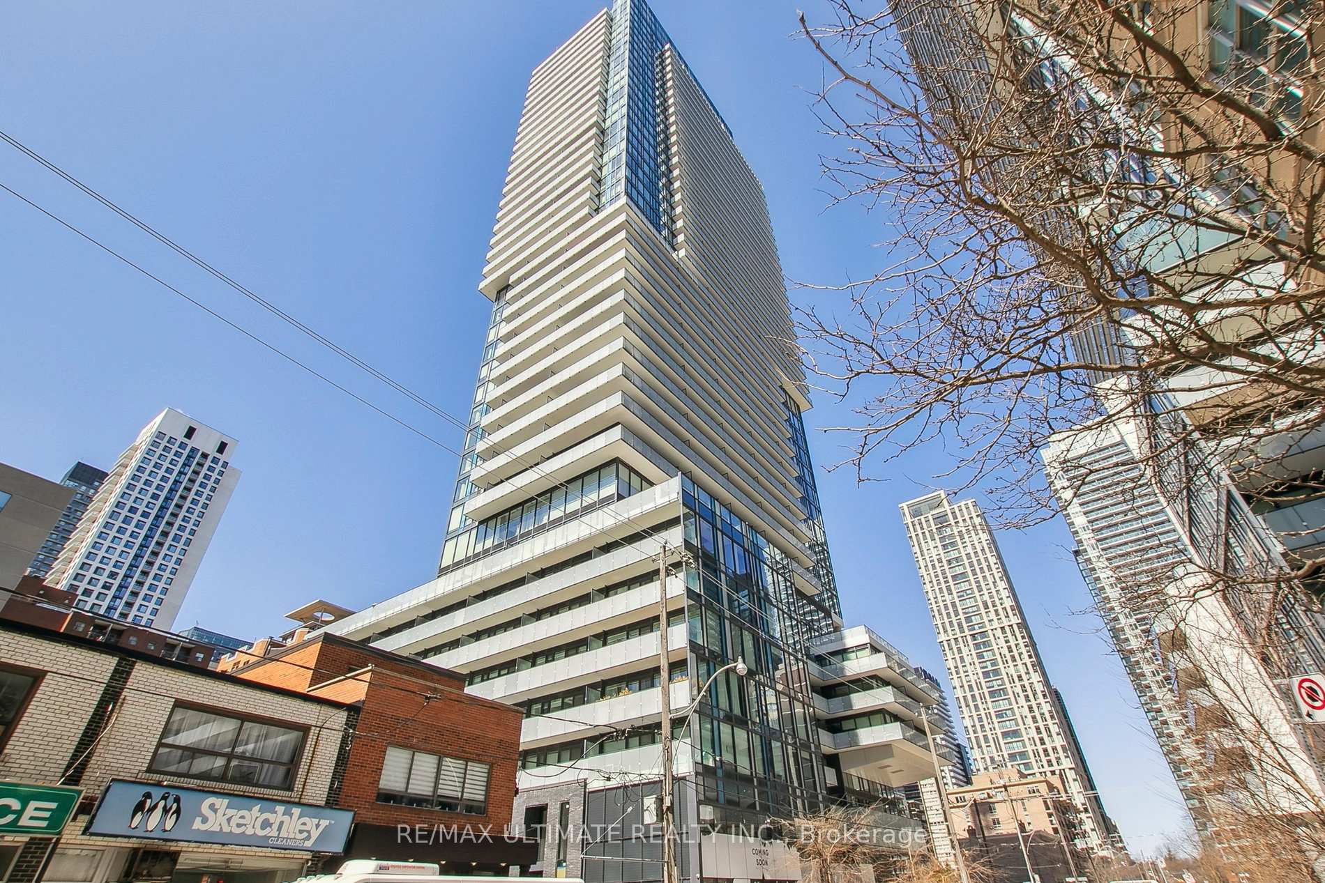 Photo 4 of Unit 601, 161 Roehampton Avenue, Toronto, Mount Pleasant West — HOMEH