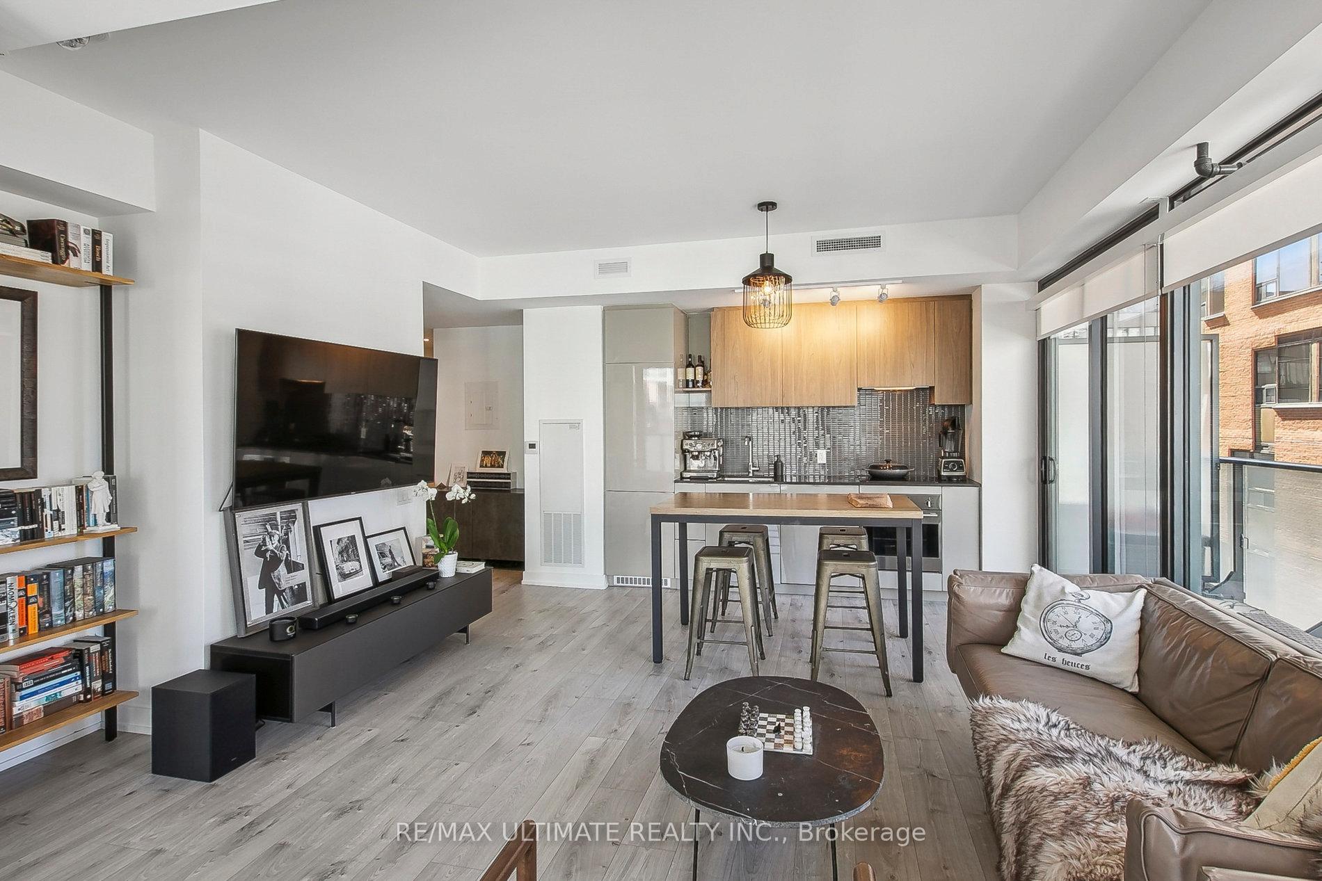 Photo 10 of Unit 601, 161 Roehampton Avenue, Toronto, Mount Pleasant West — HOMEH